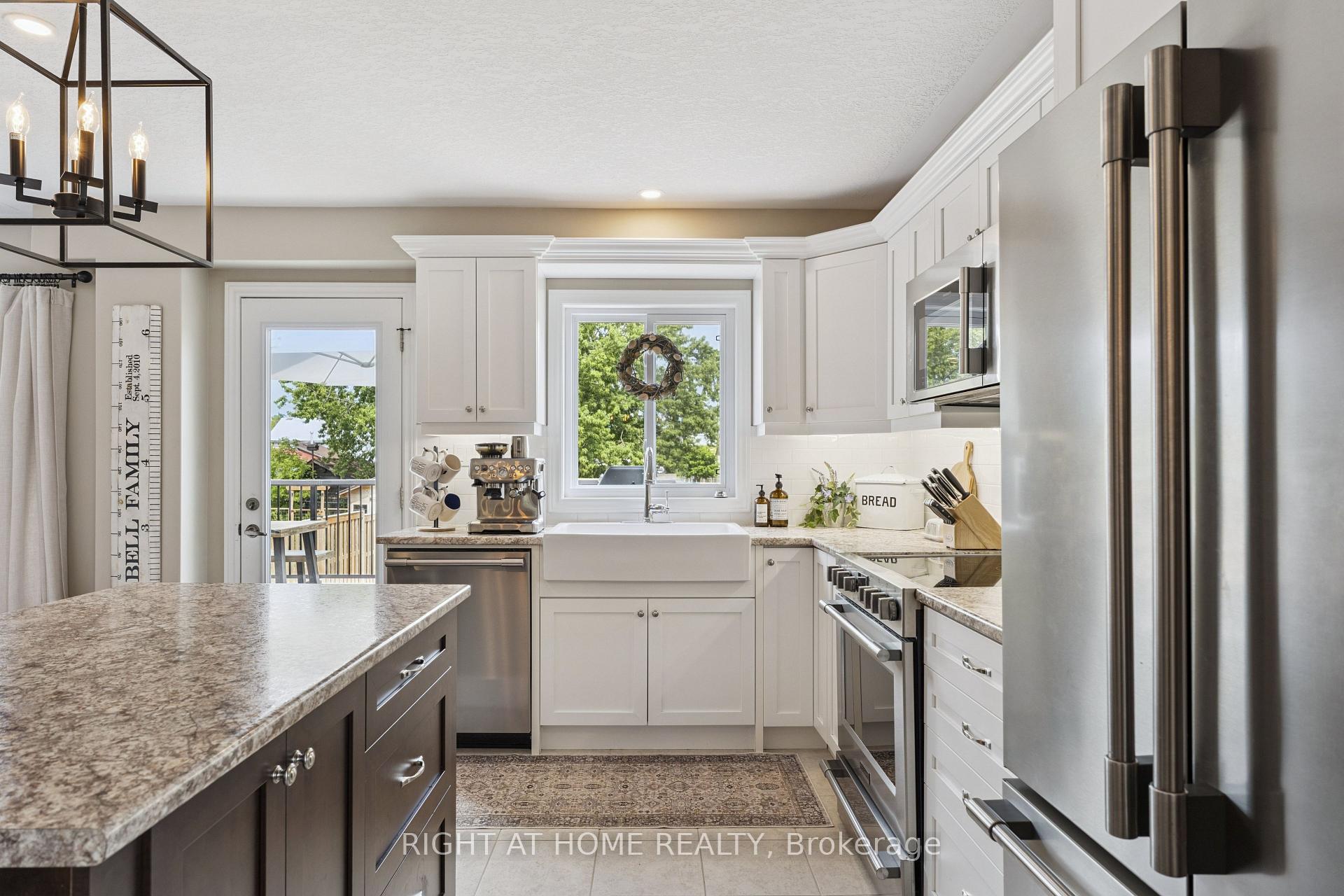 Photo 11 of 257 Quebec Street, Clearview, Stayner — HOMEH