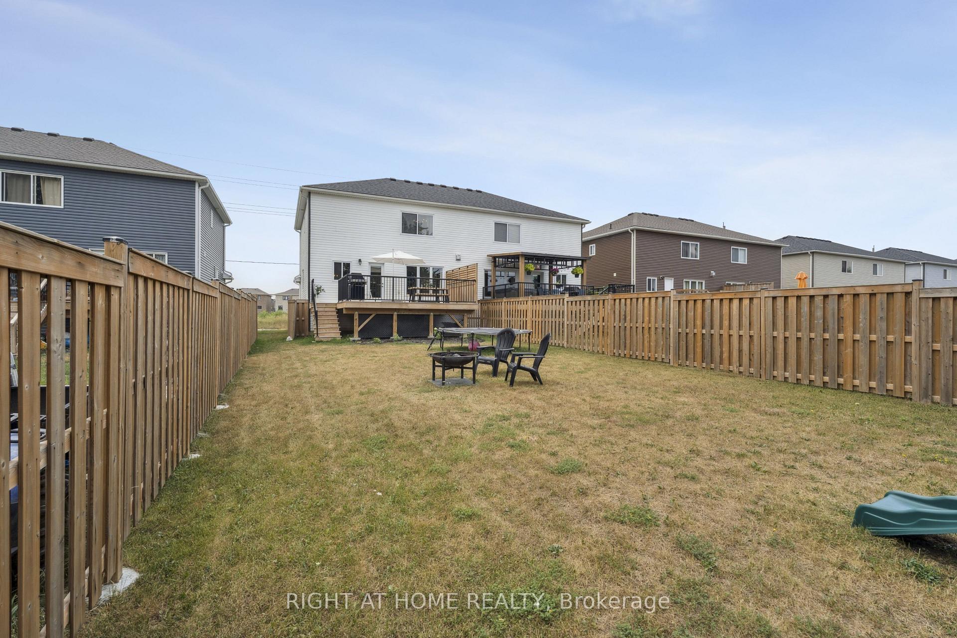 Photo 20 of 257 Quebec Street, Clearview, Stayner — HOMEH