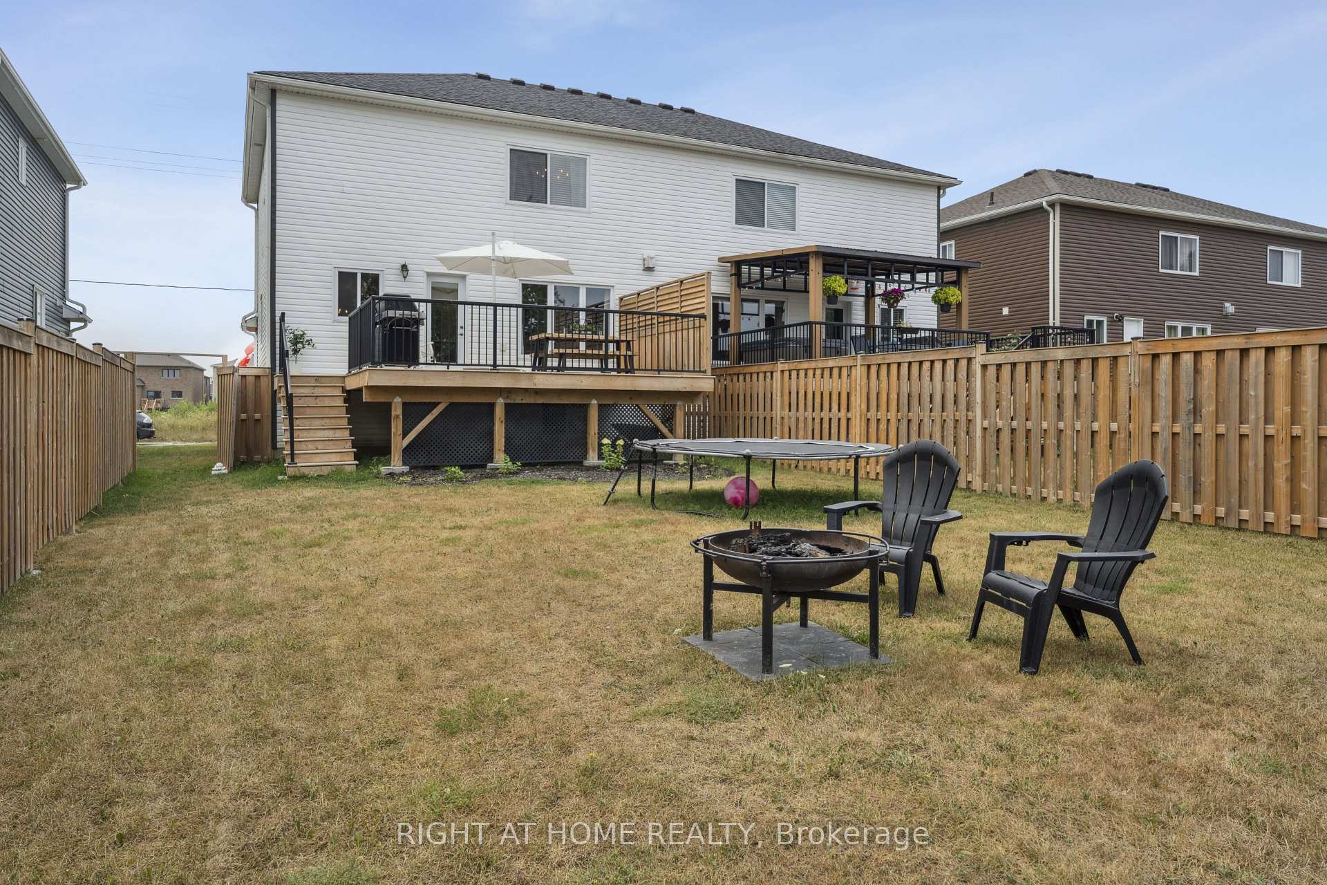 Photo 21 of 257 Quebec Street, Clearview, Stayner — HOMEH