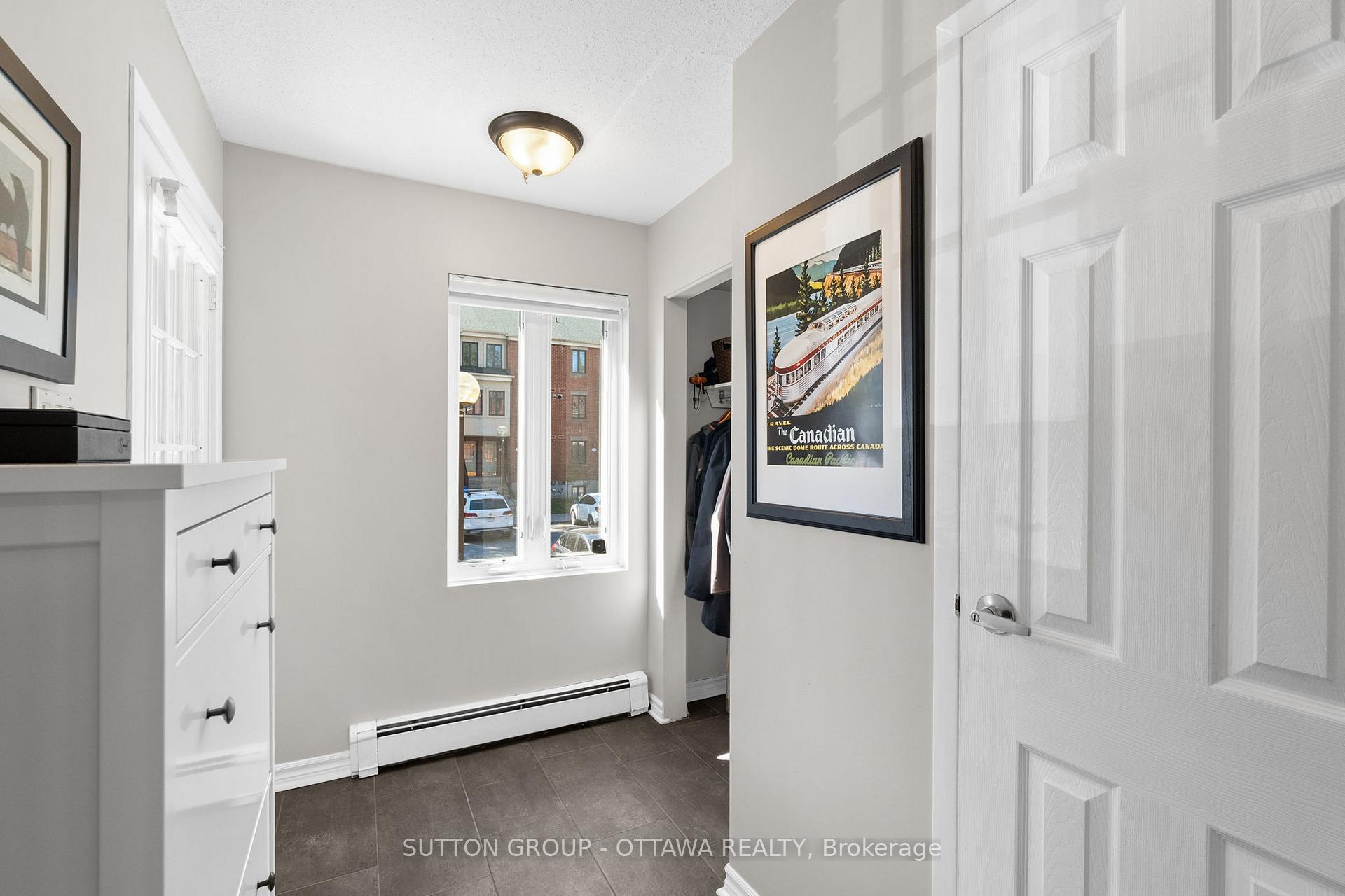 Photo 6 of 25 Crispin Private, Ottawa, Manor Park — HOMEH