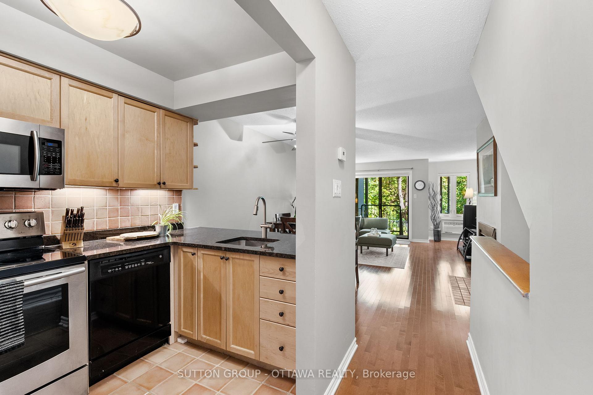 Photo 8 of 25 Crispin Private, Ottawa, Manor Park — HOMEH