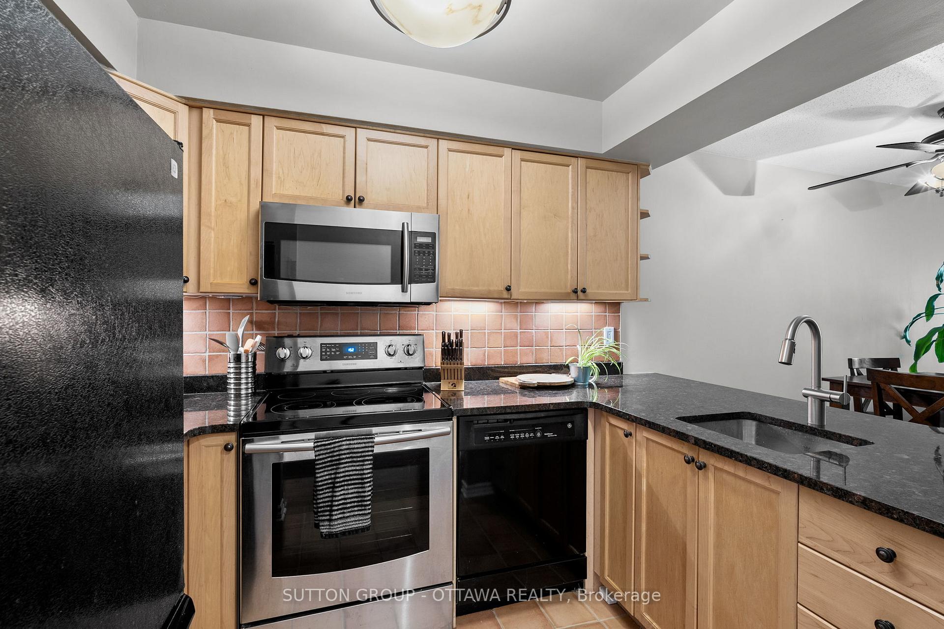 Photo 9 of 25 Crispin Private, Ottawa, Manor Park — HOMEH