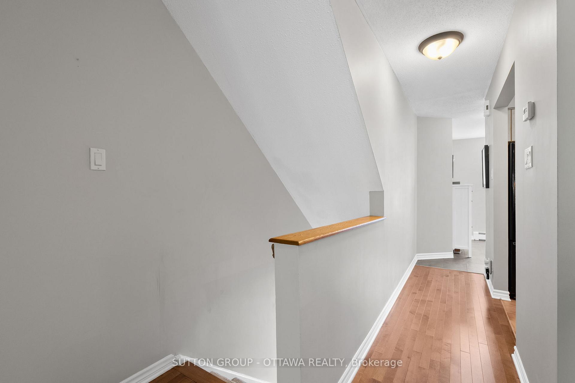 Photo 15 of 25 Crispin Private, Ottawa, Manor Park — HOMEH