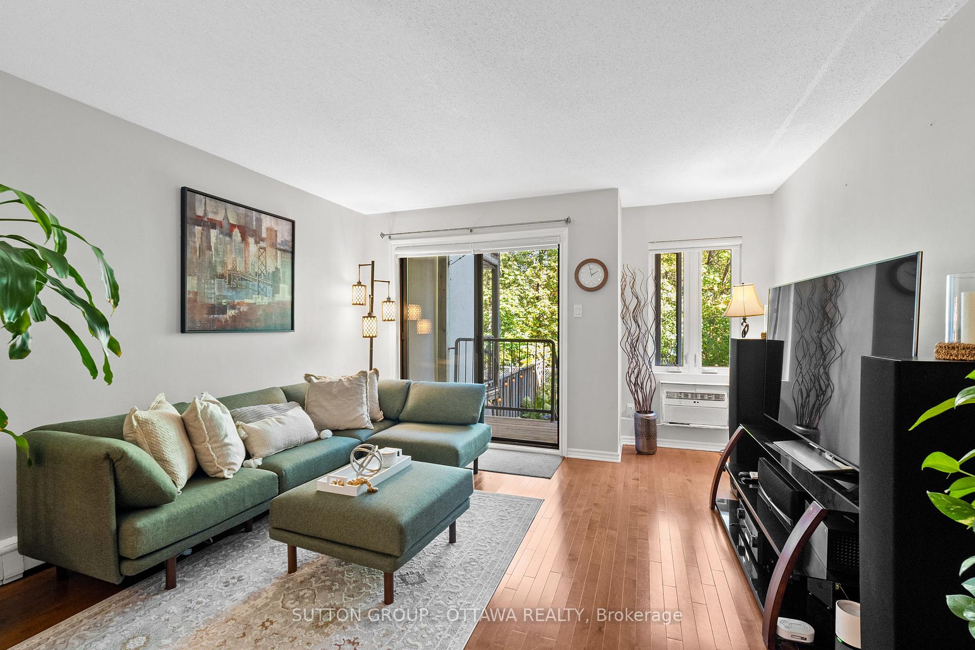 Photo 19 of 25 Crispin Private, Ottawa, Manor Park — HOMEH