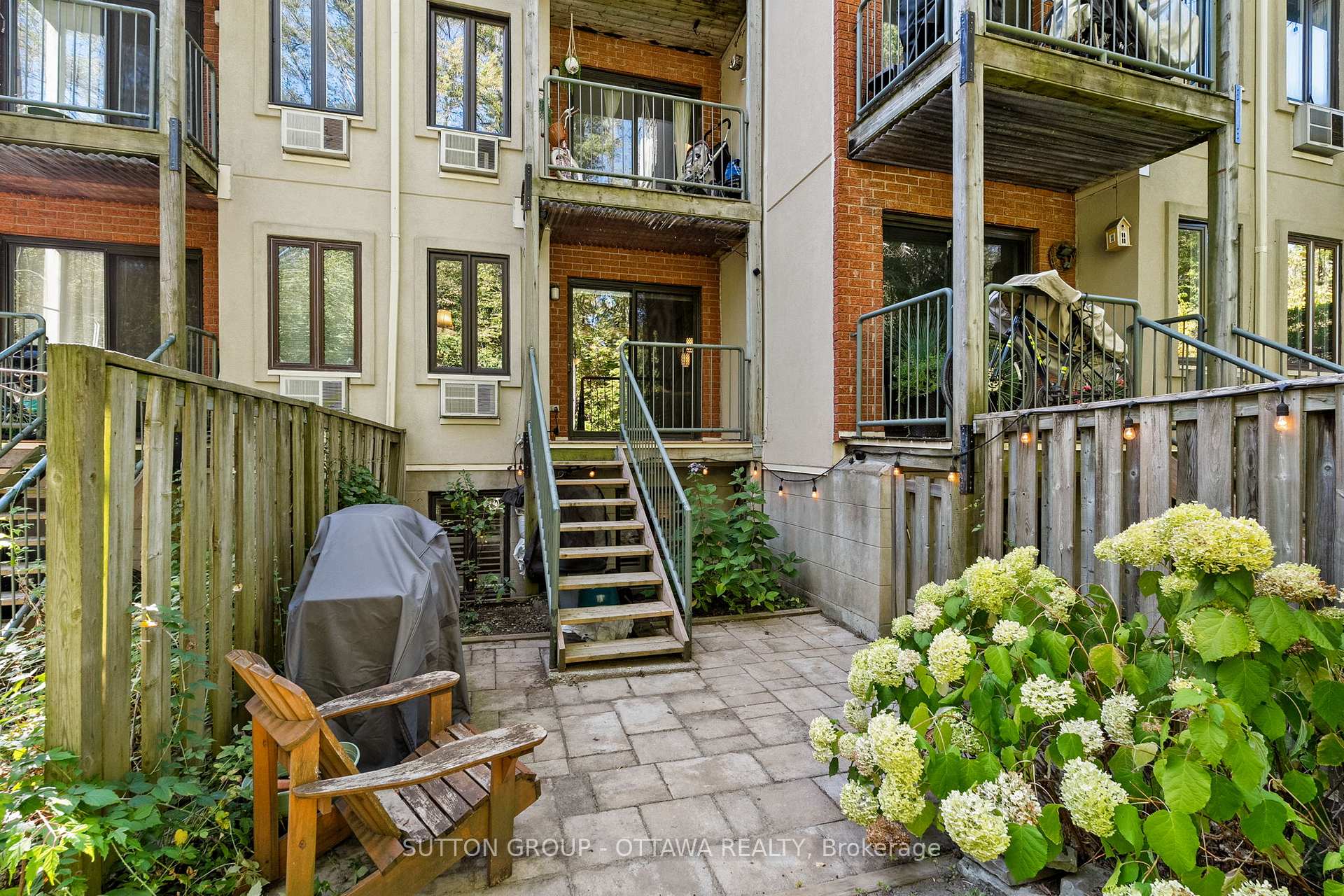 Photo 35 of 25 Crispin Private, Ottawa, Manor Park — HOMEH