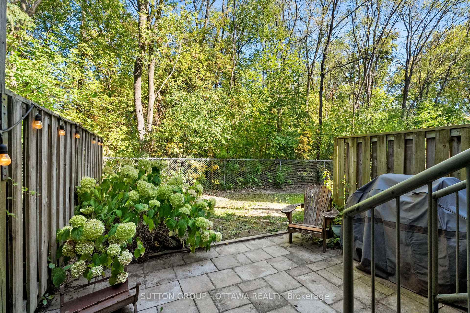 Photo 38 of 25 Crispin Private, Ottawa, Manor Park — HOMEH