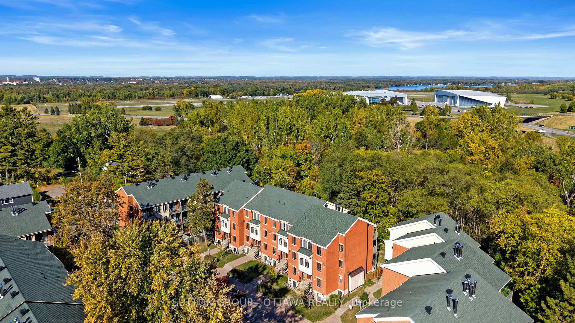 Photo 39 of 25 Crispin Private, Ottawa, Manor Park — HOMEH