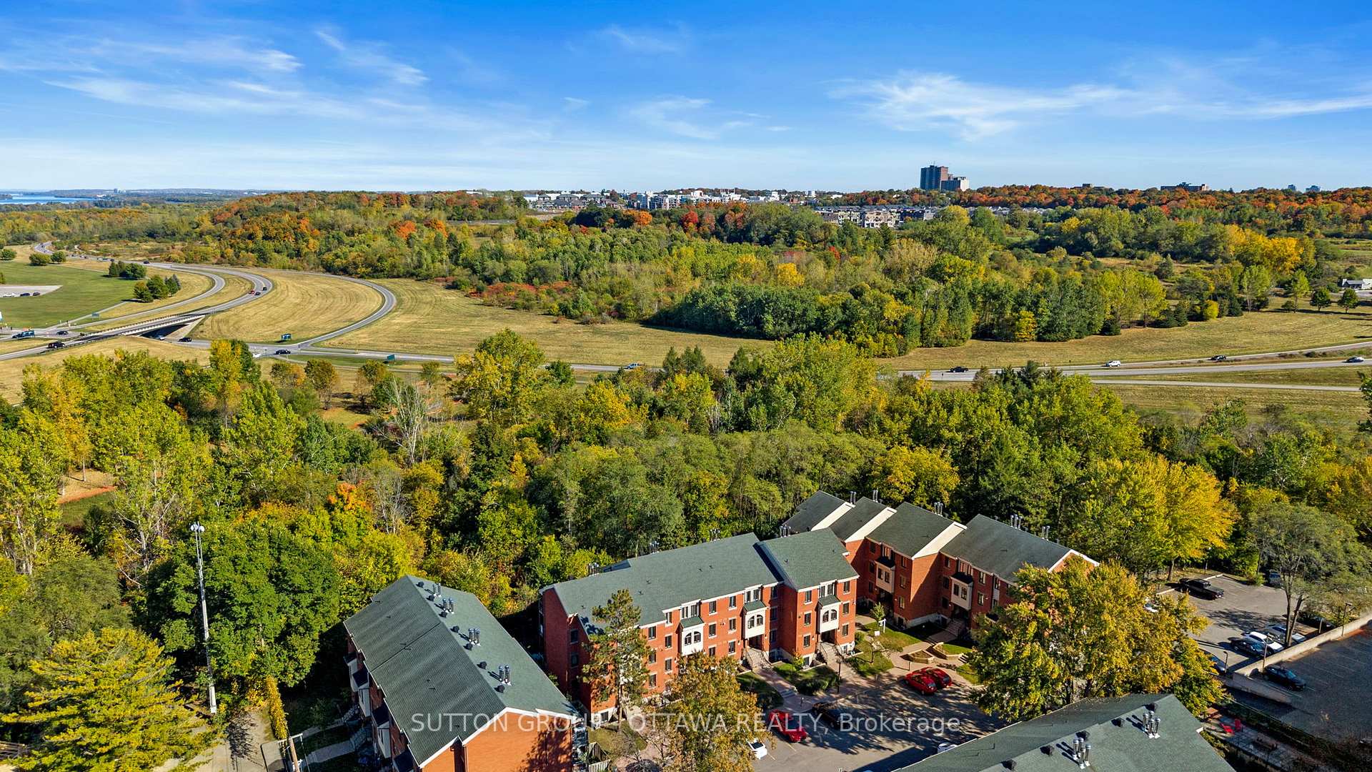 Photo 44 of 25 Crispin Private, Ottawa, Manor Park — HOMEH