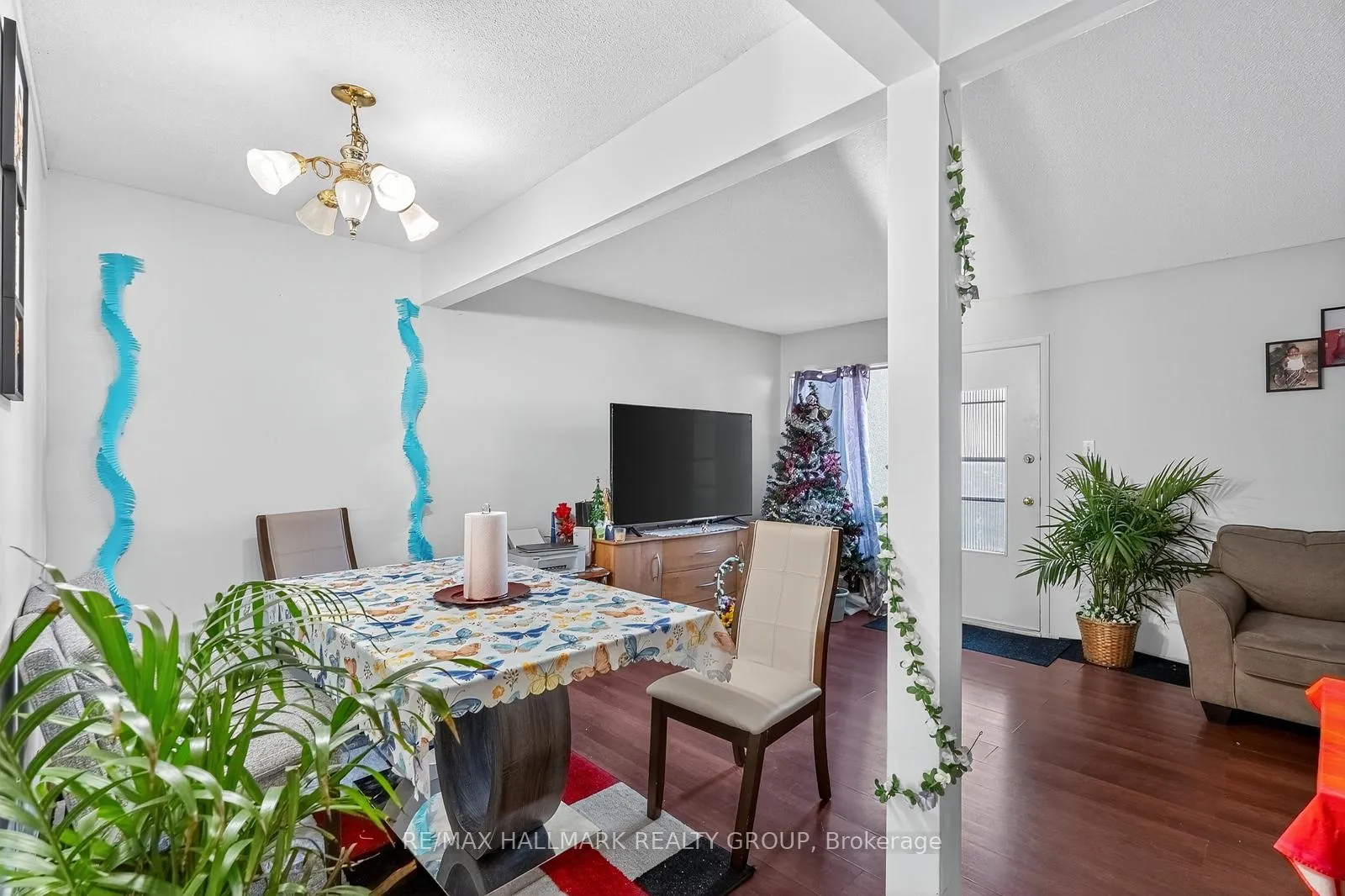 Photo 10 of 1773 Meadowbrook Road, Ottawa, Pineview — HOMEH