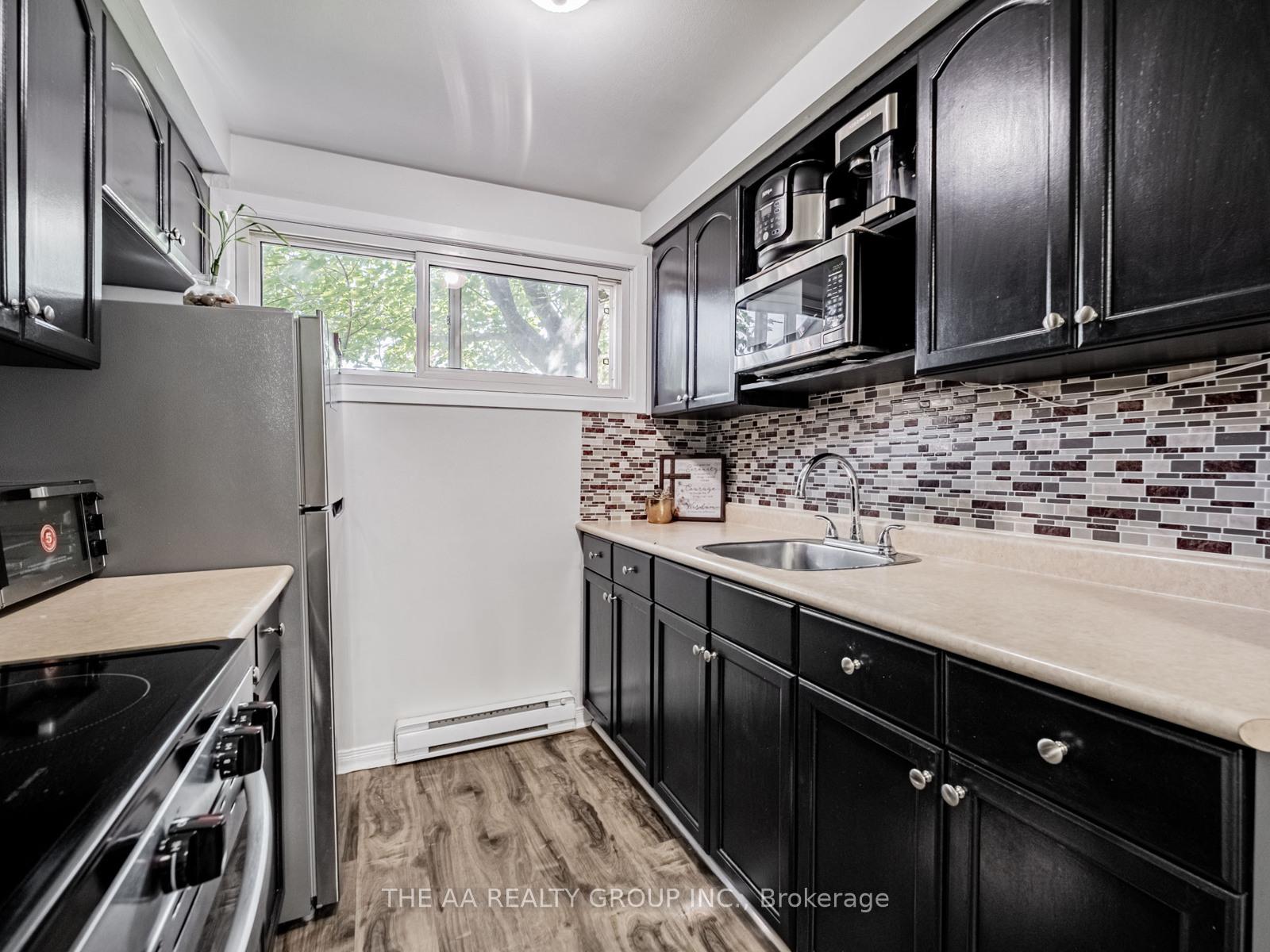 Photo 11 of Unit 9, 86 Burns Drive, Guelph, Riverside Park — HOMEH