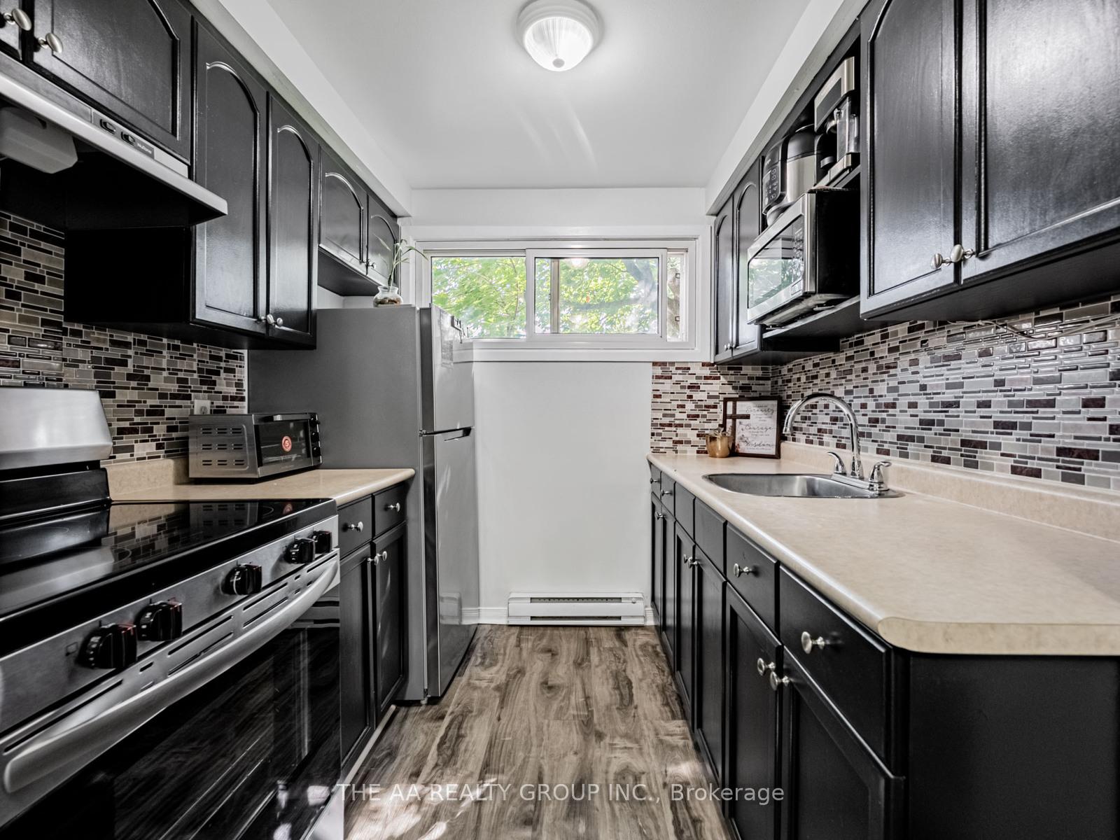 Photo 12 of Unit 9, 86 Burns Drive, Guelph, Riverside Park — HOMEH