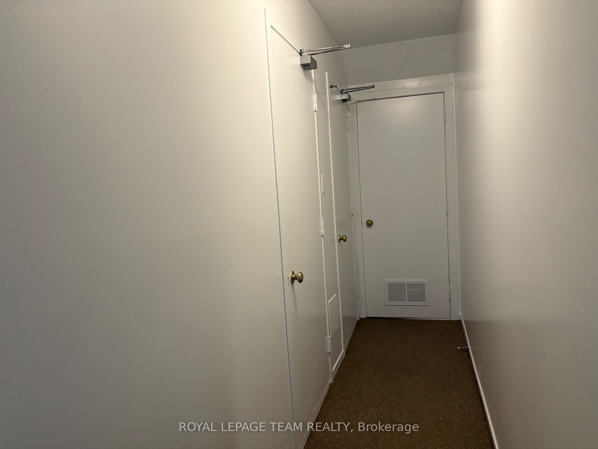 Photo 4 of Unit B, 7 Harness Lane, Ottawa, Kanata - Bridlewood — HOMEH
