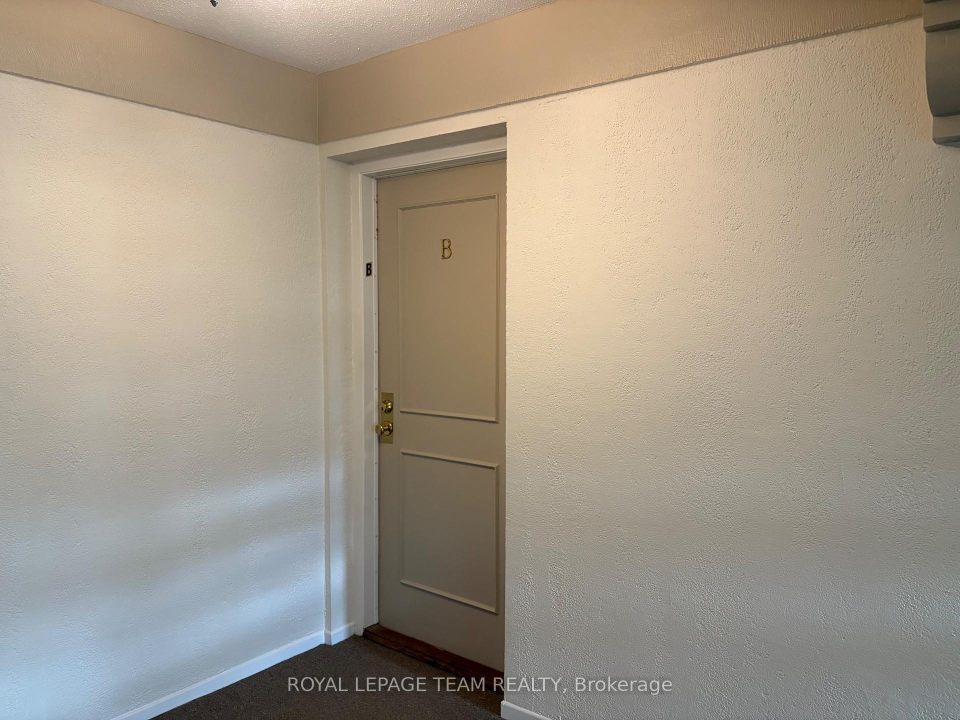 Photo 5 of Unit B, 7 Harness Lane, Ottawa, Kanata - Bridlewood — HOMEH