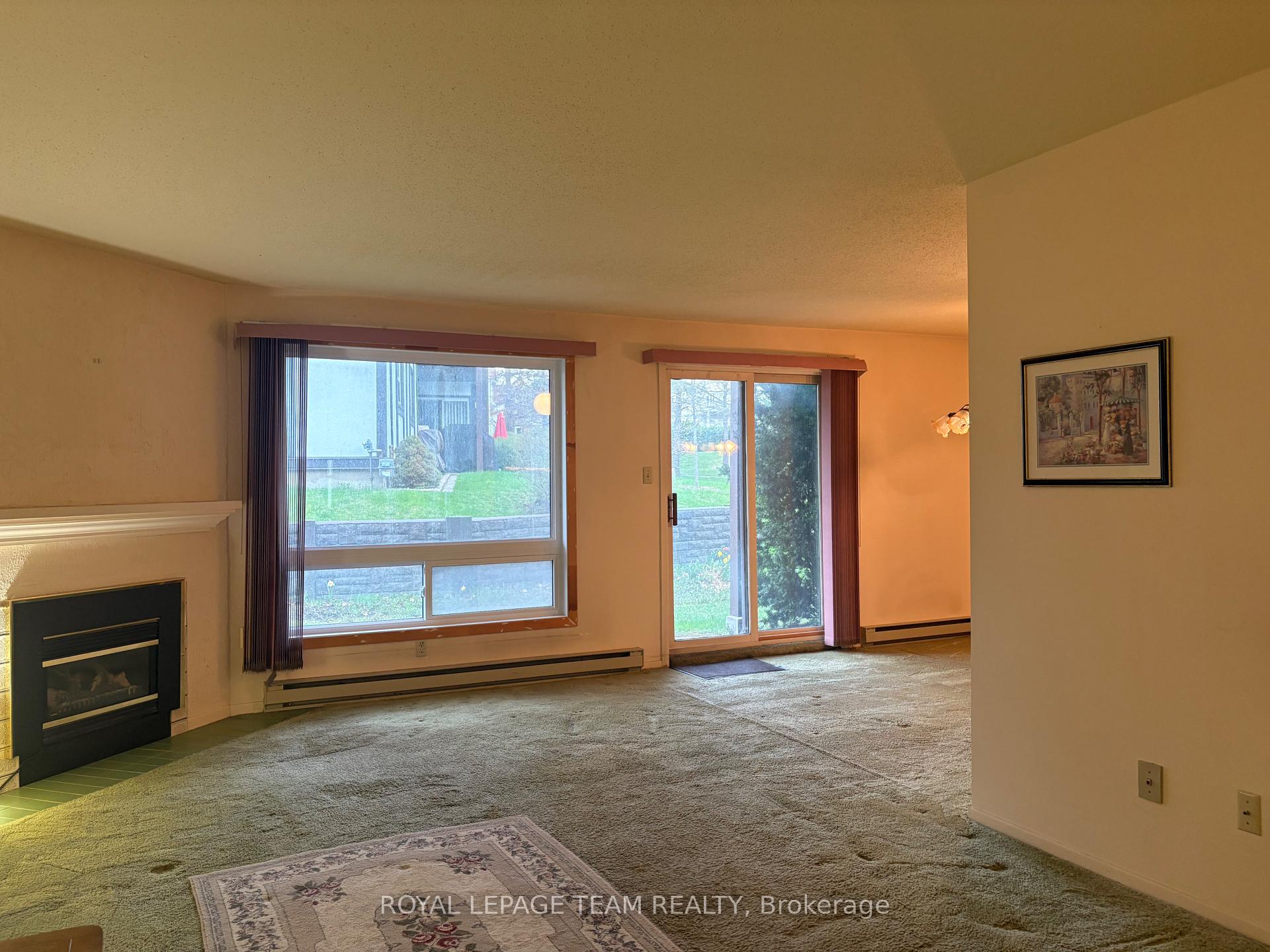 Photo 7 of Unit B, 7 Harness Lane, Ottawa, Kanata - Bridlewood — HOMEH