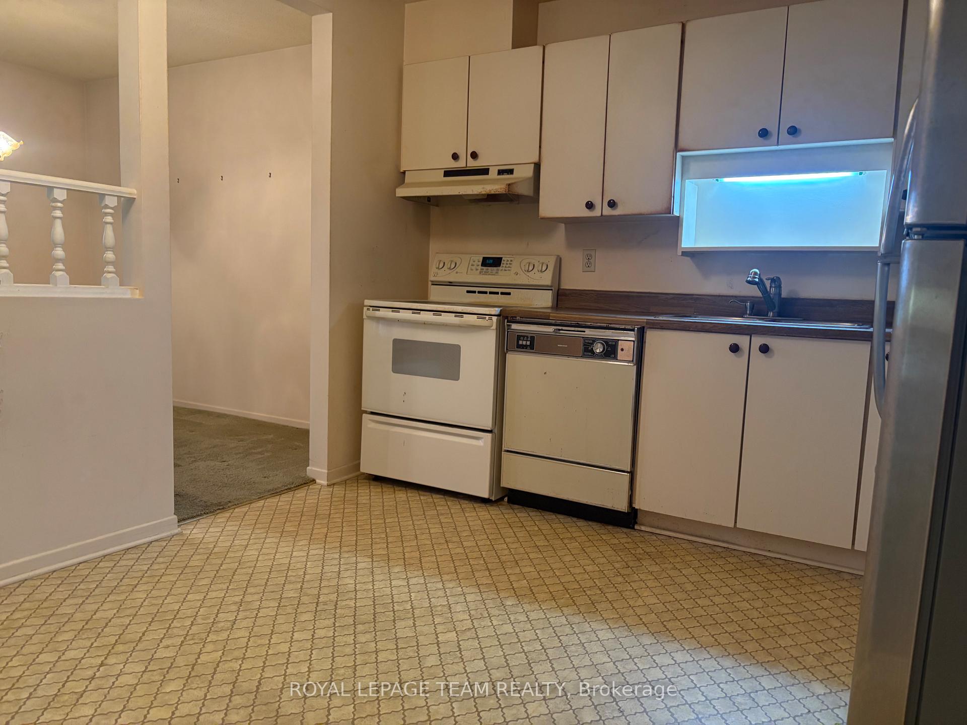 Photo 11 of Unit B, 7 Harness Lane, Ottawa, Kanata - Bridlewood — HOMEH
