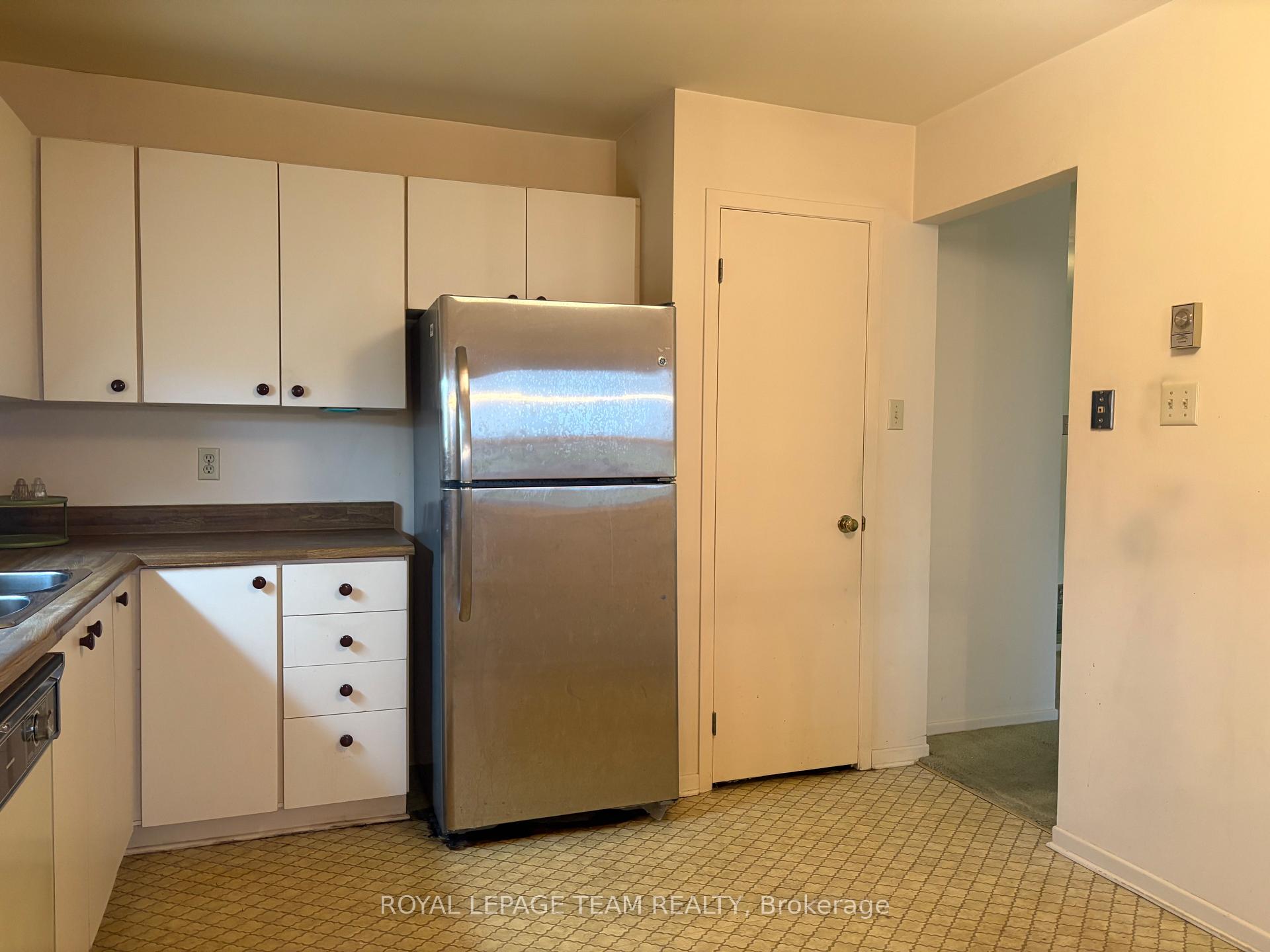 Photo 13 of Unit B, 7 Harness Lane, Ottawa, Kanata - Bridlewood — HOMEH