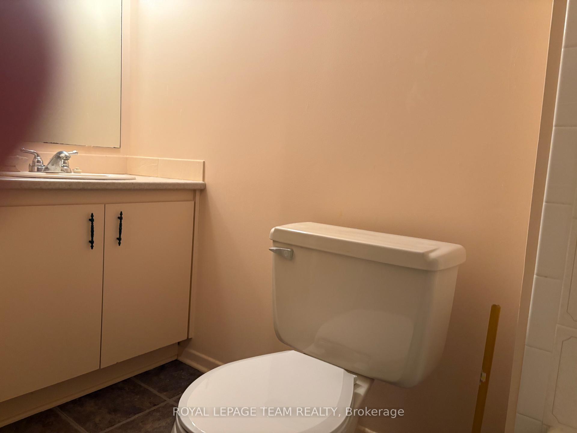 Photo 15 of Unit B, 7 Harness Lane, Ottawa, Kanata - Bridlewood — HOMEH