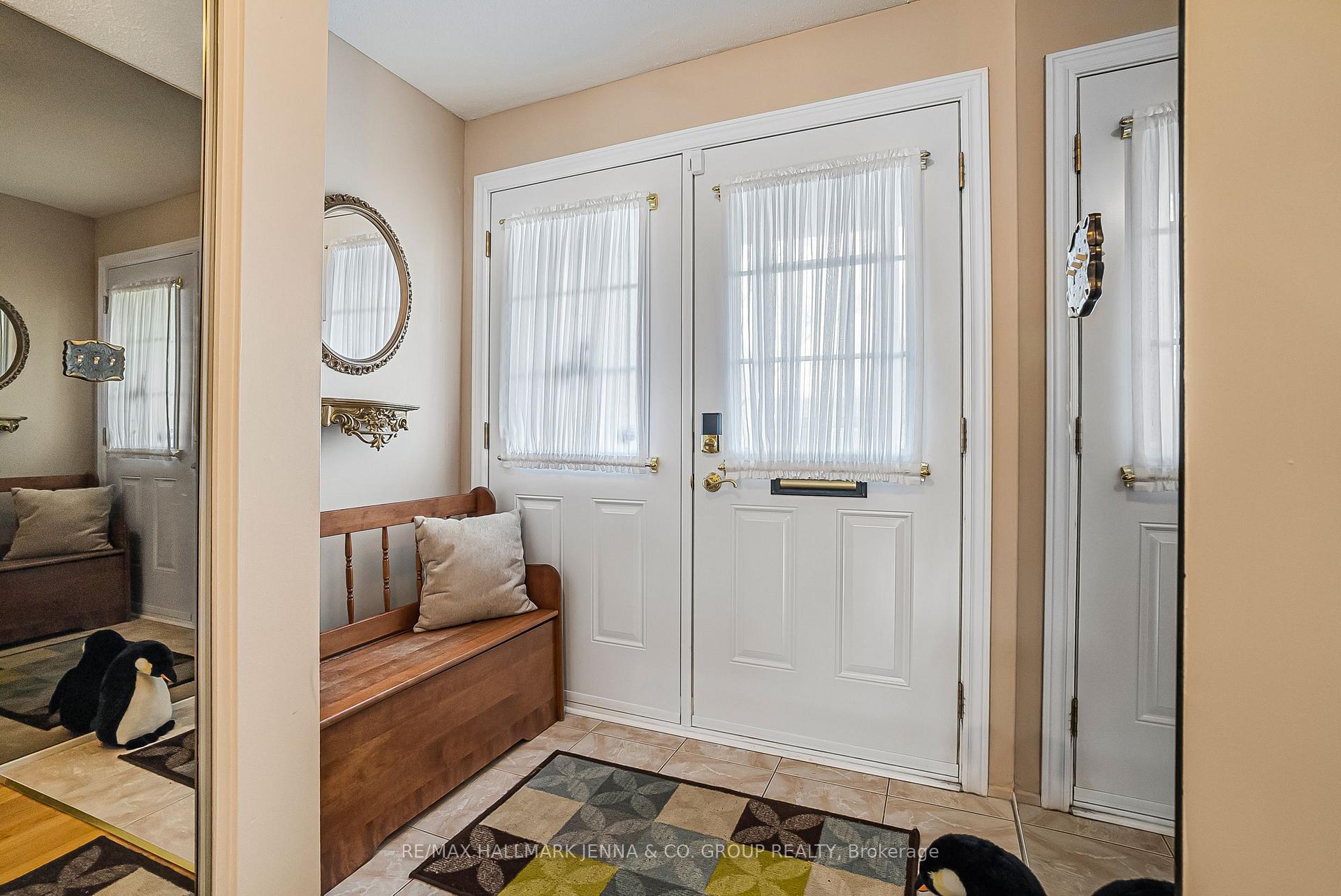 Photo 2 of 654 Trelawny Private, Ottawa, Carleton Square — HOMEH