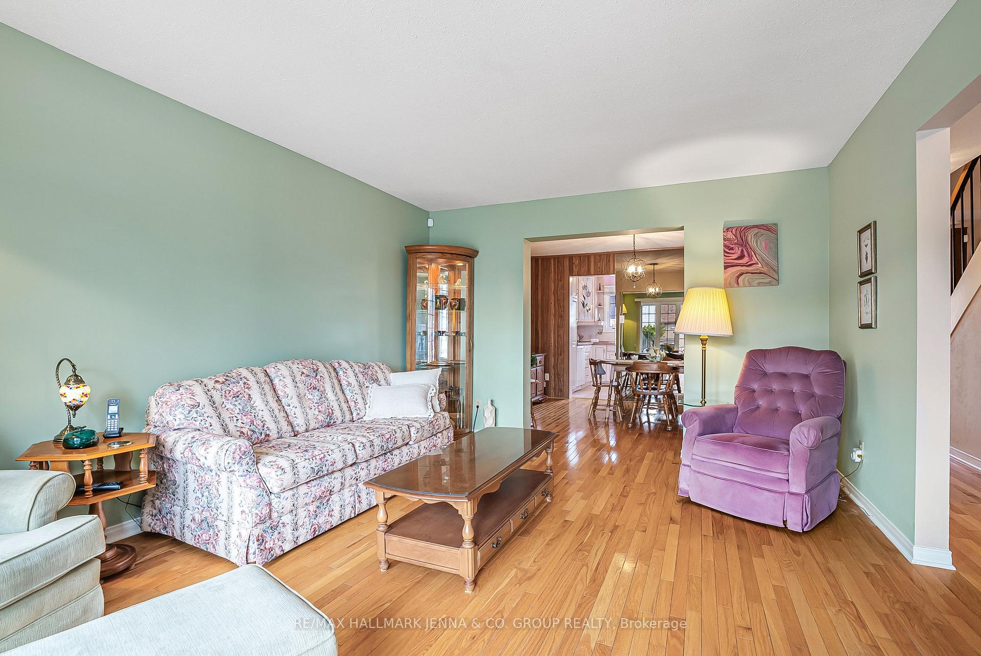 Photo 4 of 654 Trelawny Private, Ottawa, Carleton Square — HOMEH
