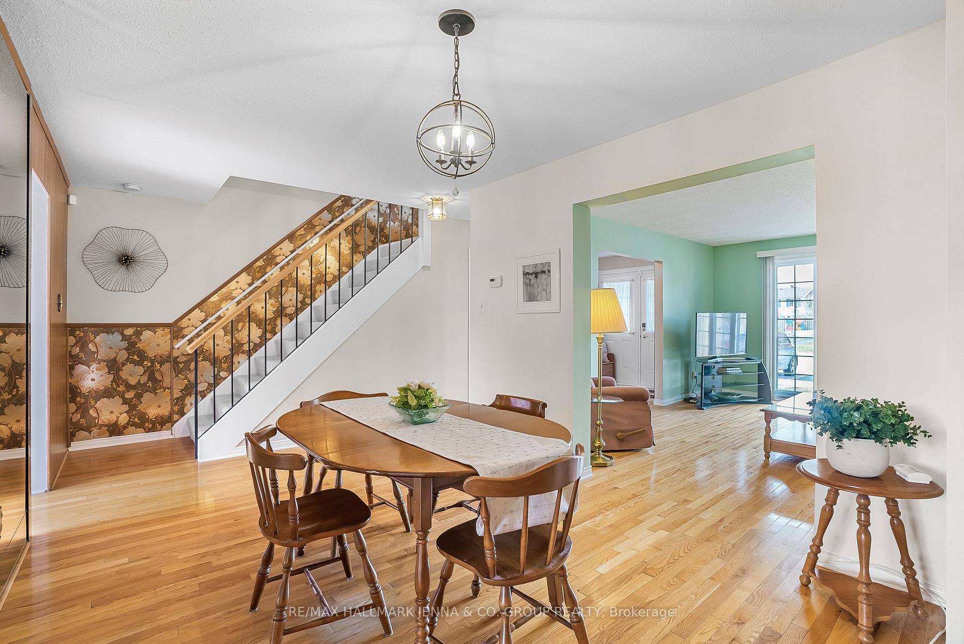 Photo 6 of 654 Trelawny Private, Ottawa, Carleton Square — HOMEH