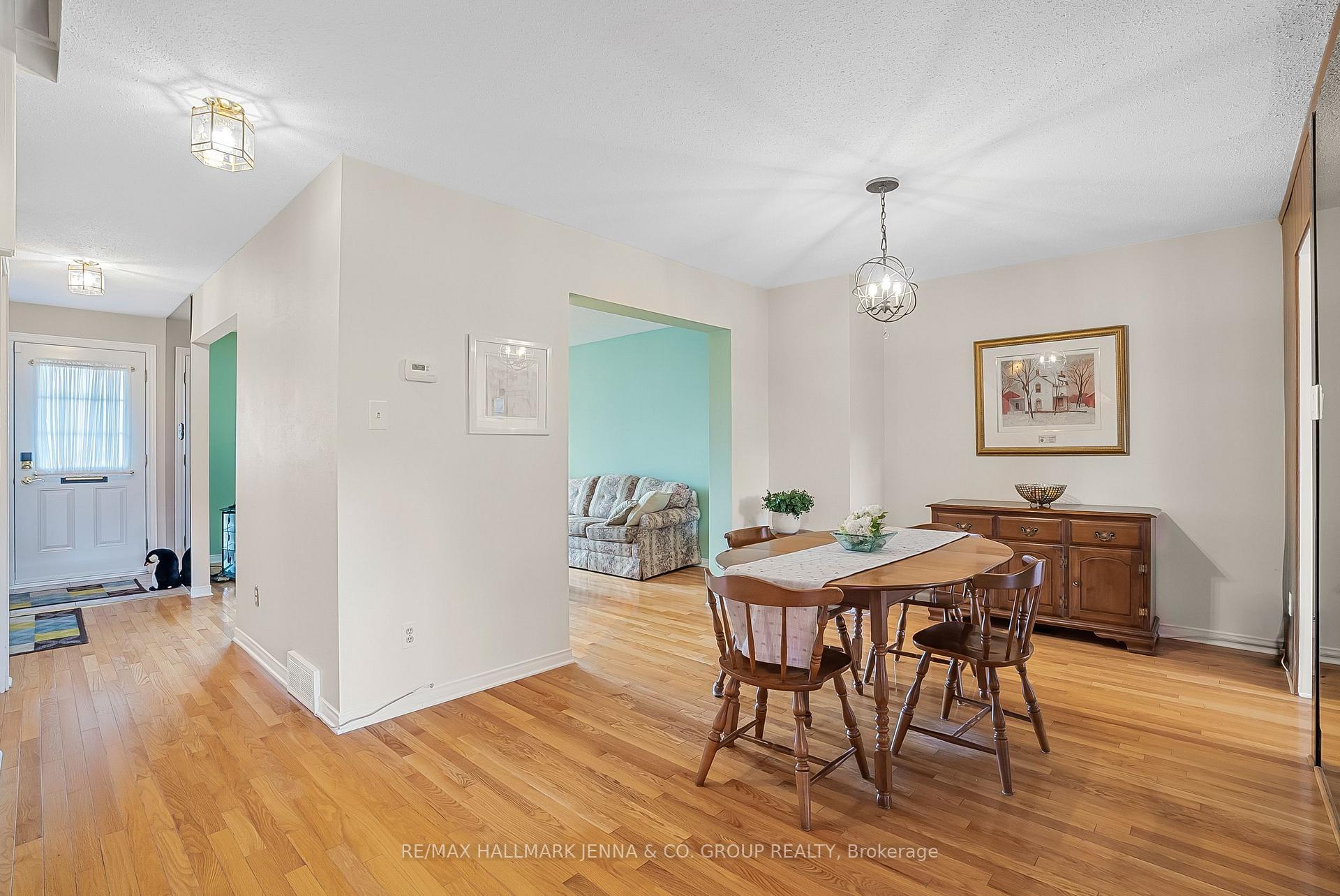 Photo 7 of 654 Trelawny Private, Ottawa, Carleton Square — HOMEH