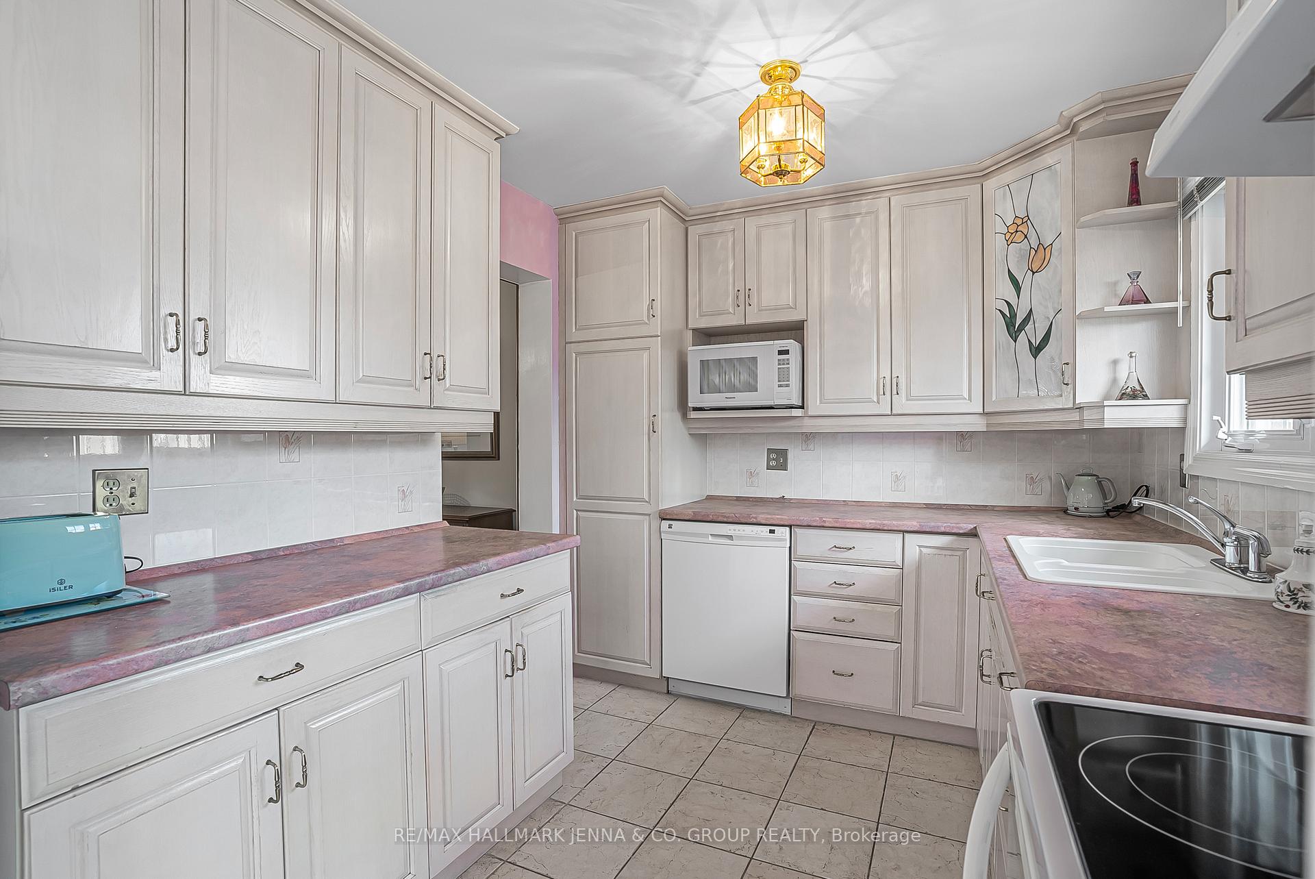 Photo 10 of 654 Trelawny Private, Ottawa, Carleton Square — HOMEH