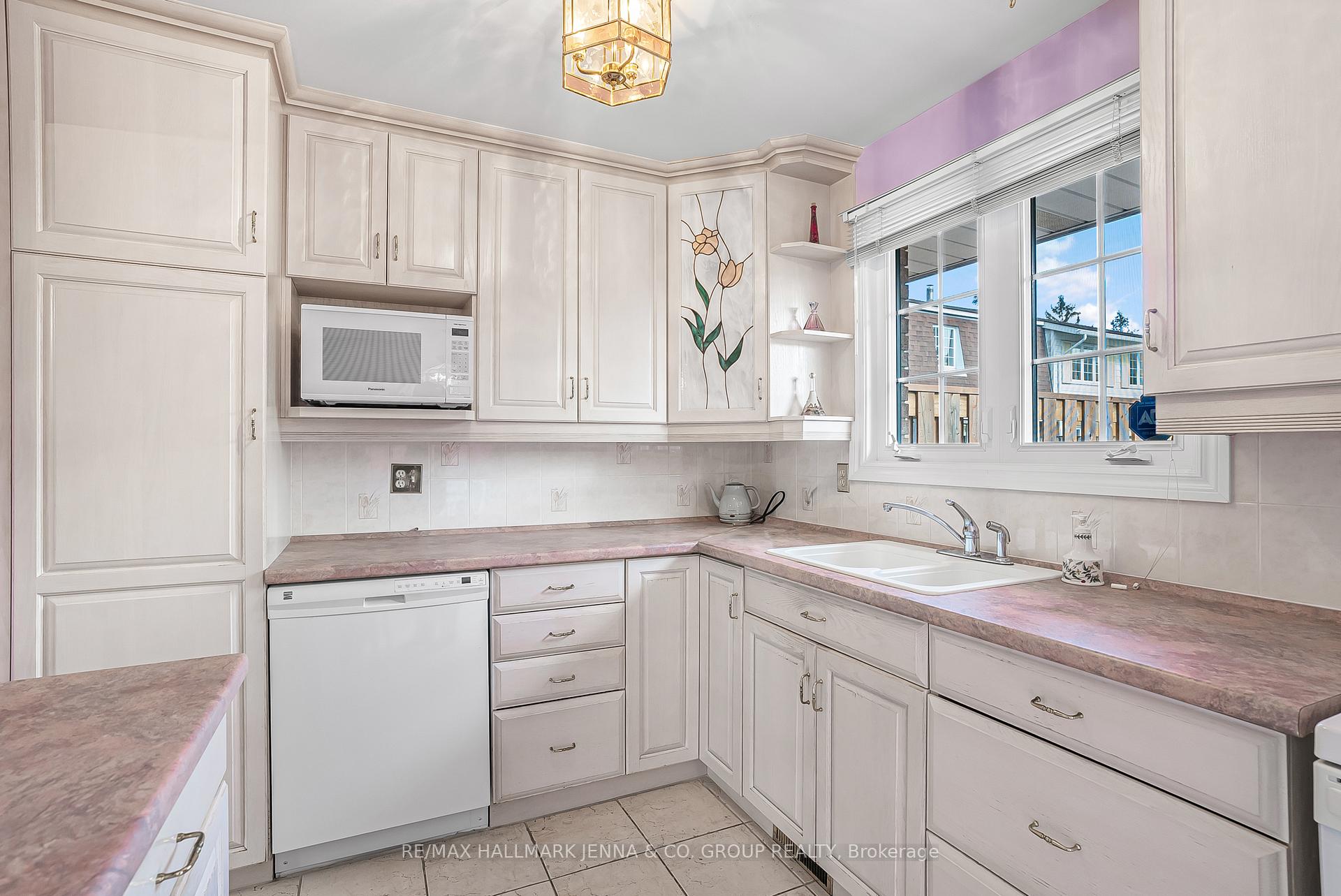 Photo 11 of 654 Trelawny Private, Ottawa, Carleton Square — HOMEH