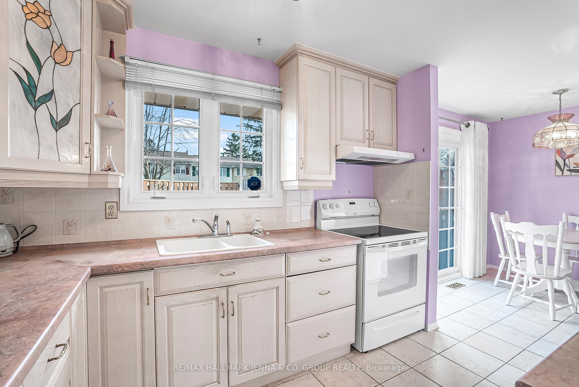 Photo 12 of 654 Trelawny Private, Ottawa, Carleton Square — HOMEH