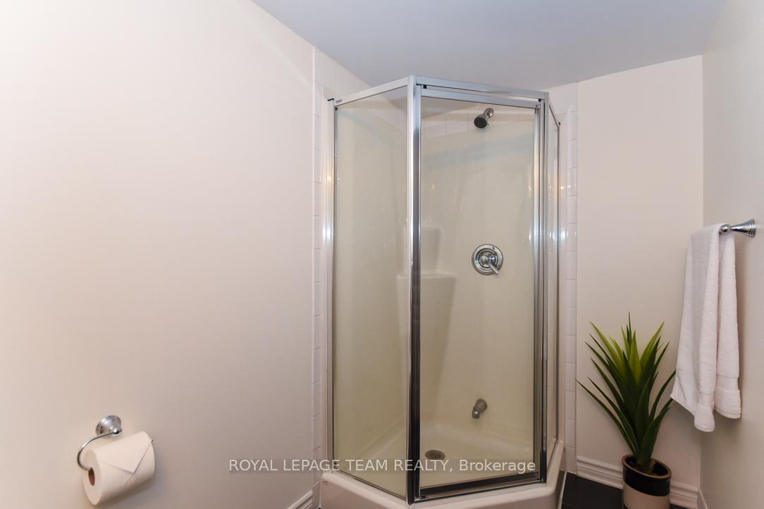Photo 17 of 228 Pembina Private, Ottawa, Riverside South/Gloucester Glen — HOMEH