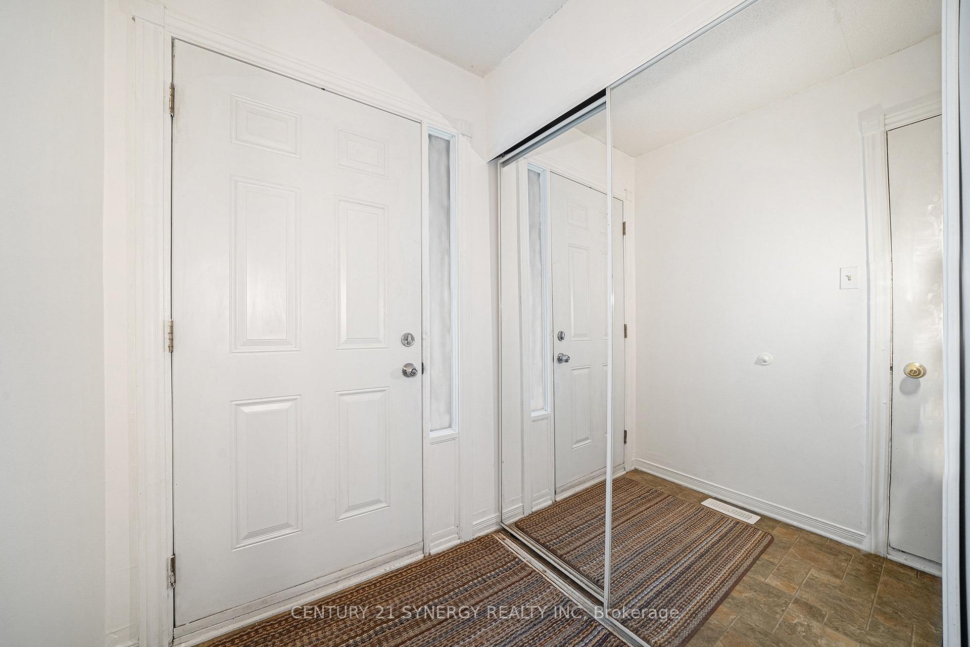 Photo 3 of 345 Monica Crescent, Ottawa, Bilberry Creek/Queenswood Heights — HOMEH