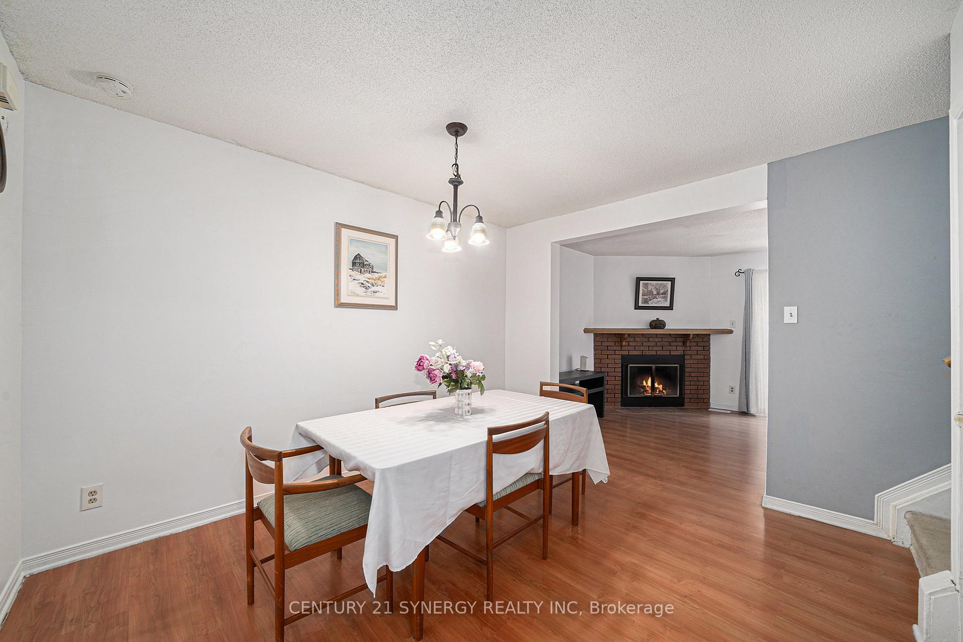 Photo 5 of 345 Monica Crescent, Ottawa, Bilberry Creek/Queenswood Heights — HOMEH