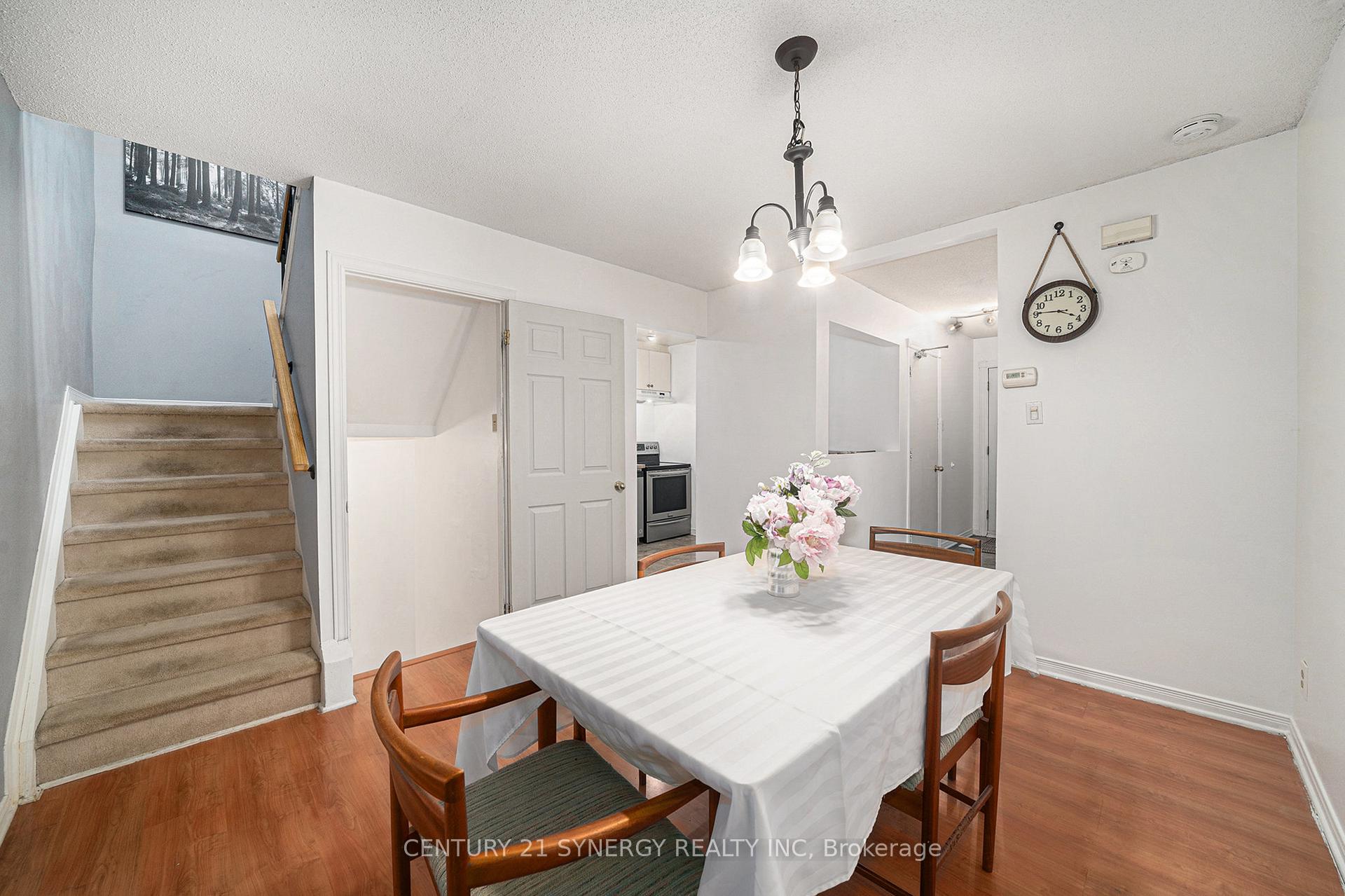 Photo 6 of 345 Monica Crescent, Ottawa, Bilberry Creek/Queenswood Heights — HOMEH