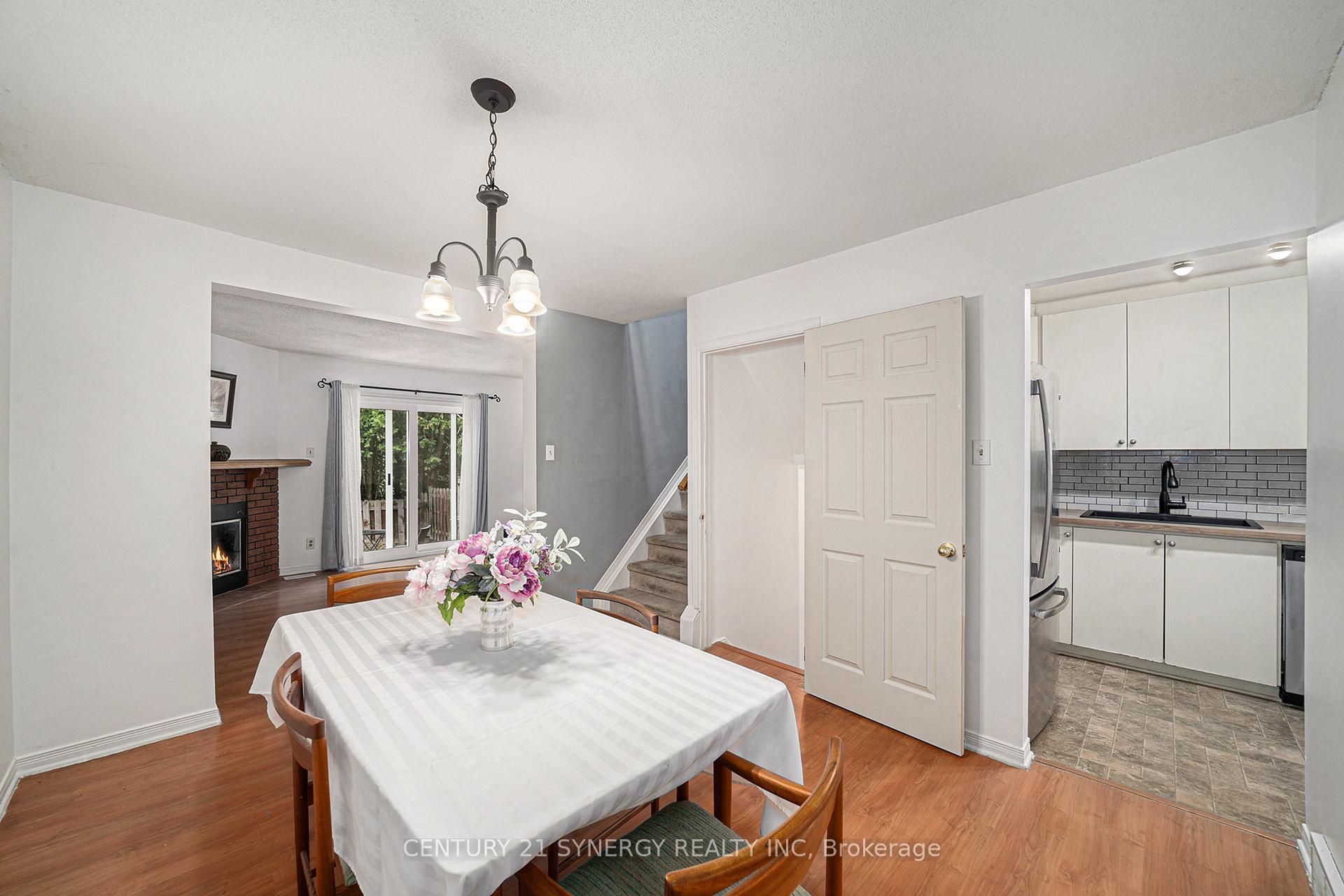 Photo 7 of 345 Monica Crescent, Ottawa, Bilberry Creek/Queenswood Heights — HOMEH