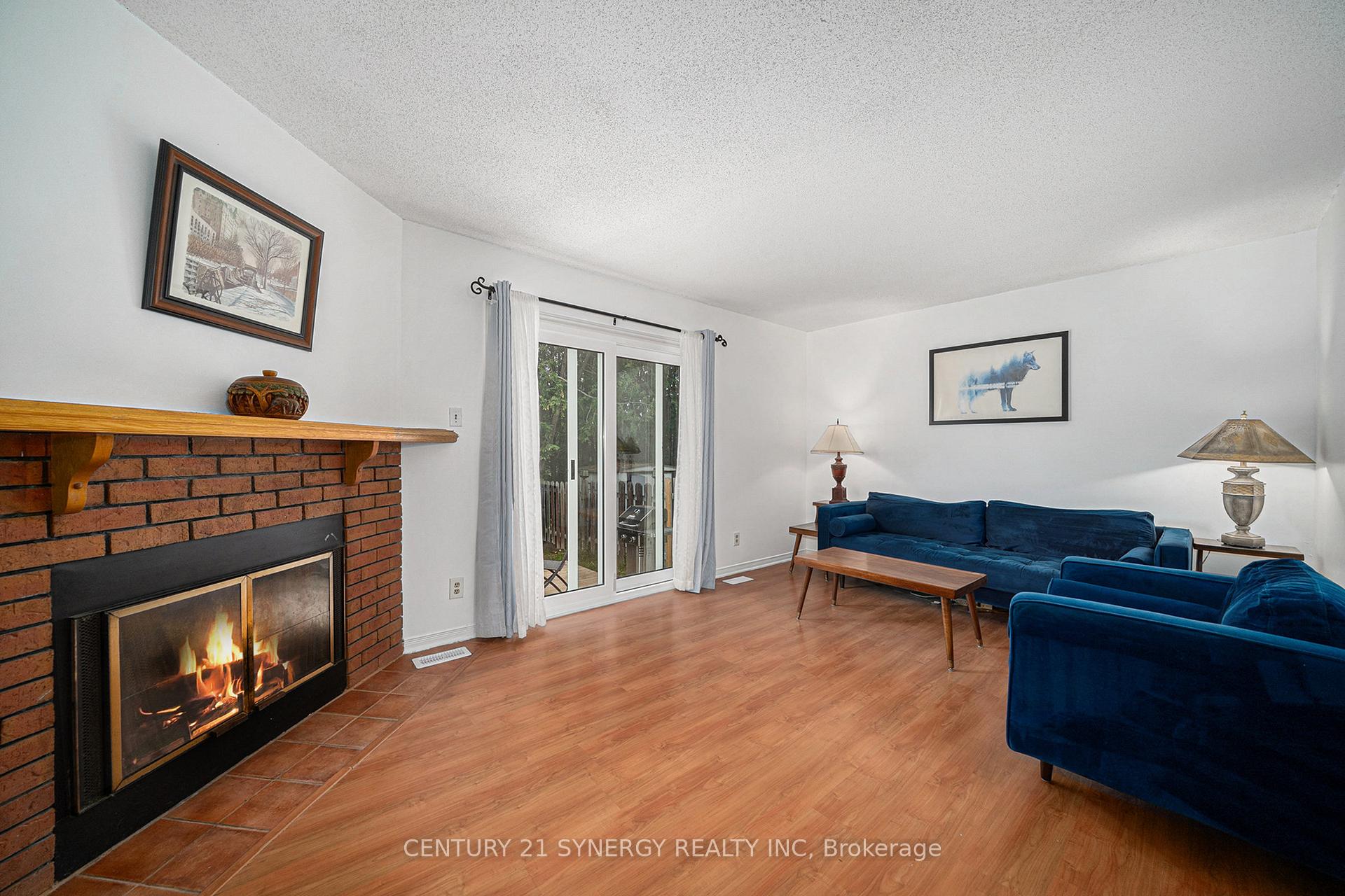 Photo 9 of 345 Monica Crescent, Ottawa, Bilberry Creek/Queenswood Heights — HOMEH