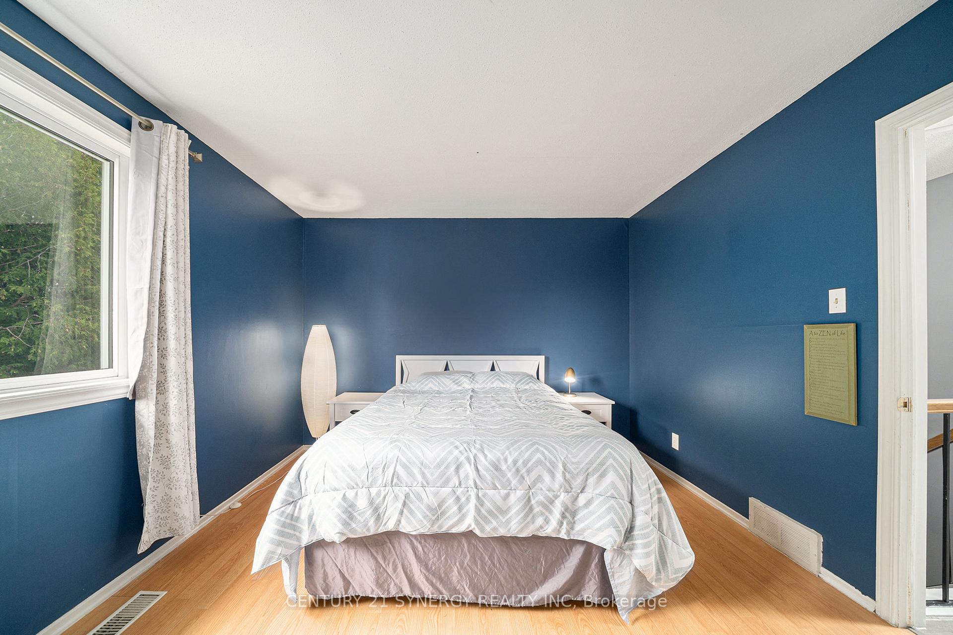 Photo 13 of 345 Monica Crescent, Ottawa, Bilberry Creek/Queenswood Heights — HOMEH
