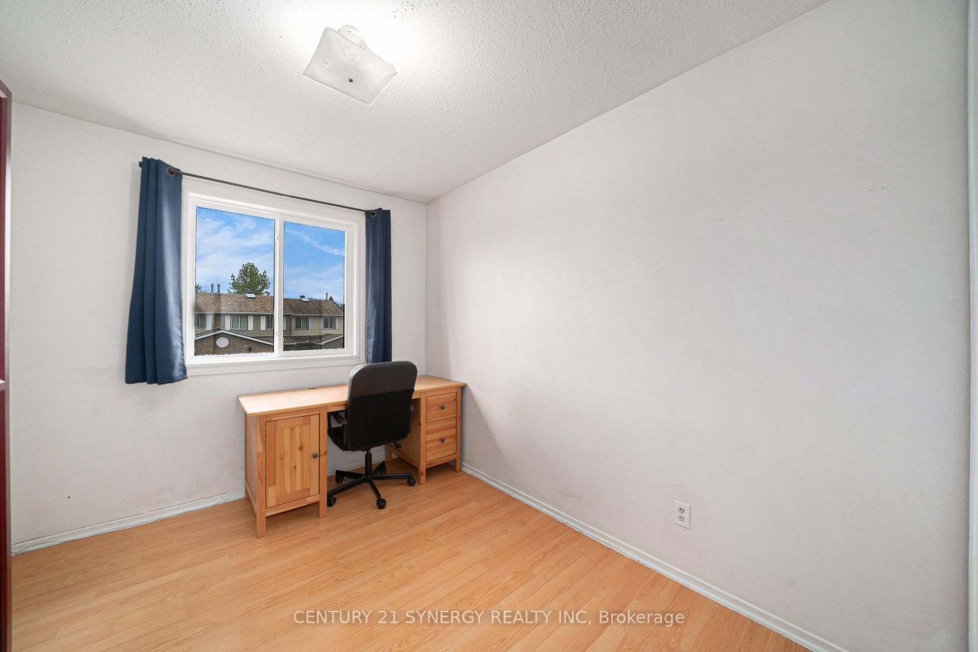 Photo 16 of 345 Monica Crescent, Ottawa, Bilberry Creek/Queenswood Heights — HOMEH