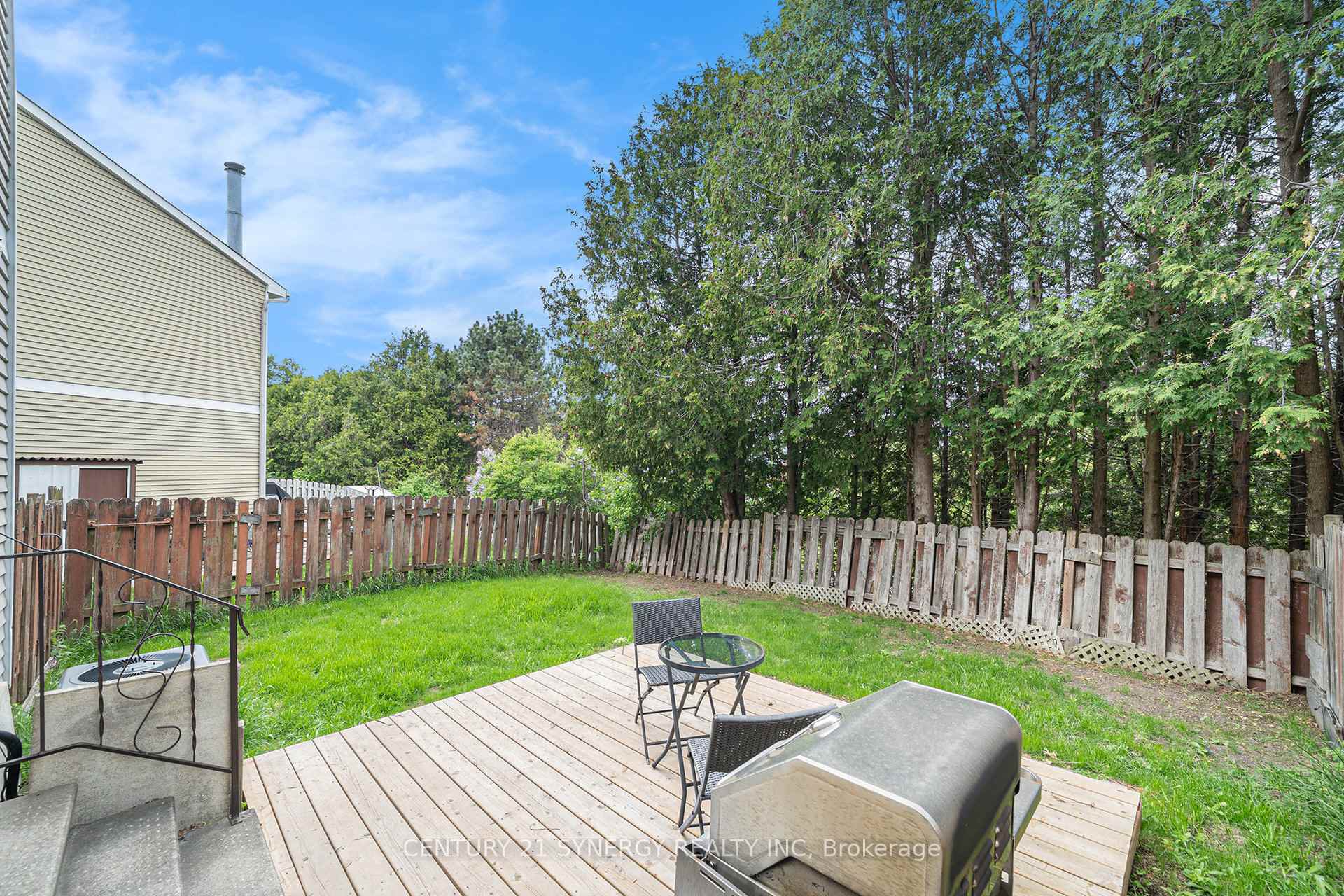 Photo 23 of 345 Monica Crescent, Ottawa, Bilberry Creek/Queenswood Heights — HOMEH