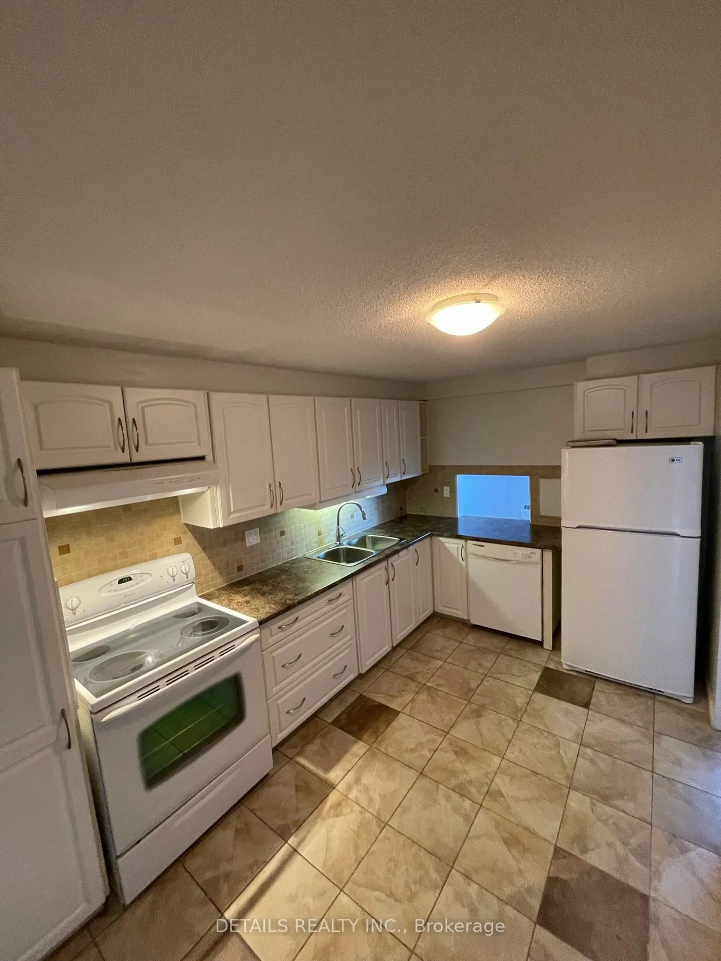 Photo 13 of Unit 1102, 1356 Meadowlands Drive E, Ottawa, Borden Farm/Stewart Farm/Carleton Heights/Parkwood Hills — HOMEH
