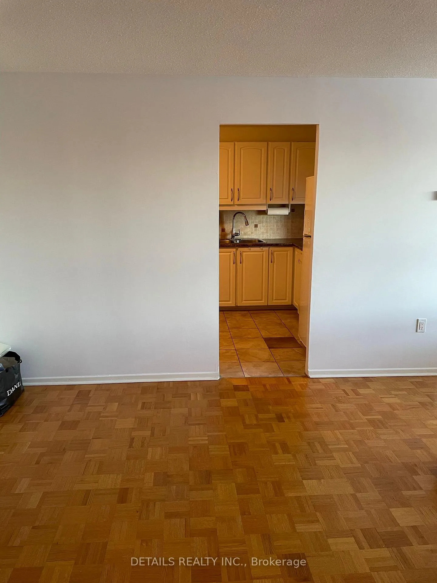 Photo 16 of Unit 1102, 1356 Meadowlands Drive E, Ottawa, Borden Farm/Stewart Farm/Carleton Heights/Parkwood Hills — HOMEH
