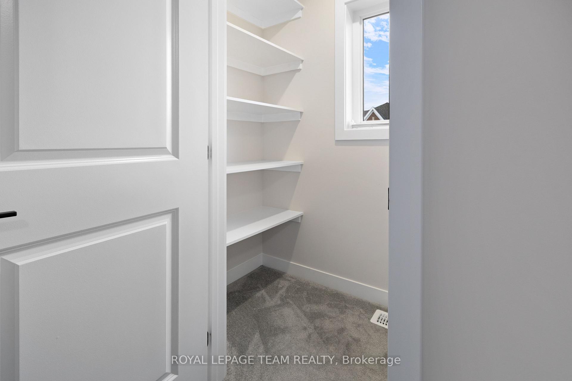 Photo 13 of 300 Appalachian Circle, Ottawa, Barrhaven - Half Moon Bay — HOMEH