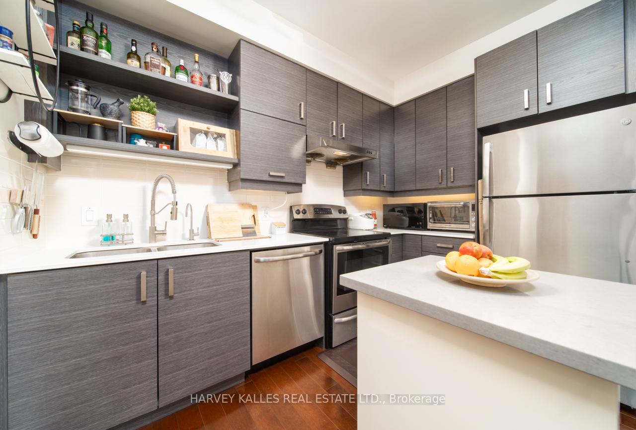 Photo 5 of Unit 301, 8200 Birchmount Road, Markham, Unionville — HOMEH