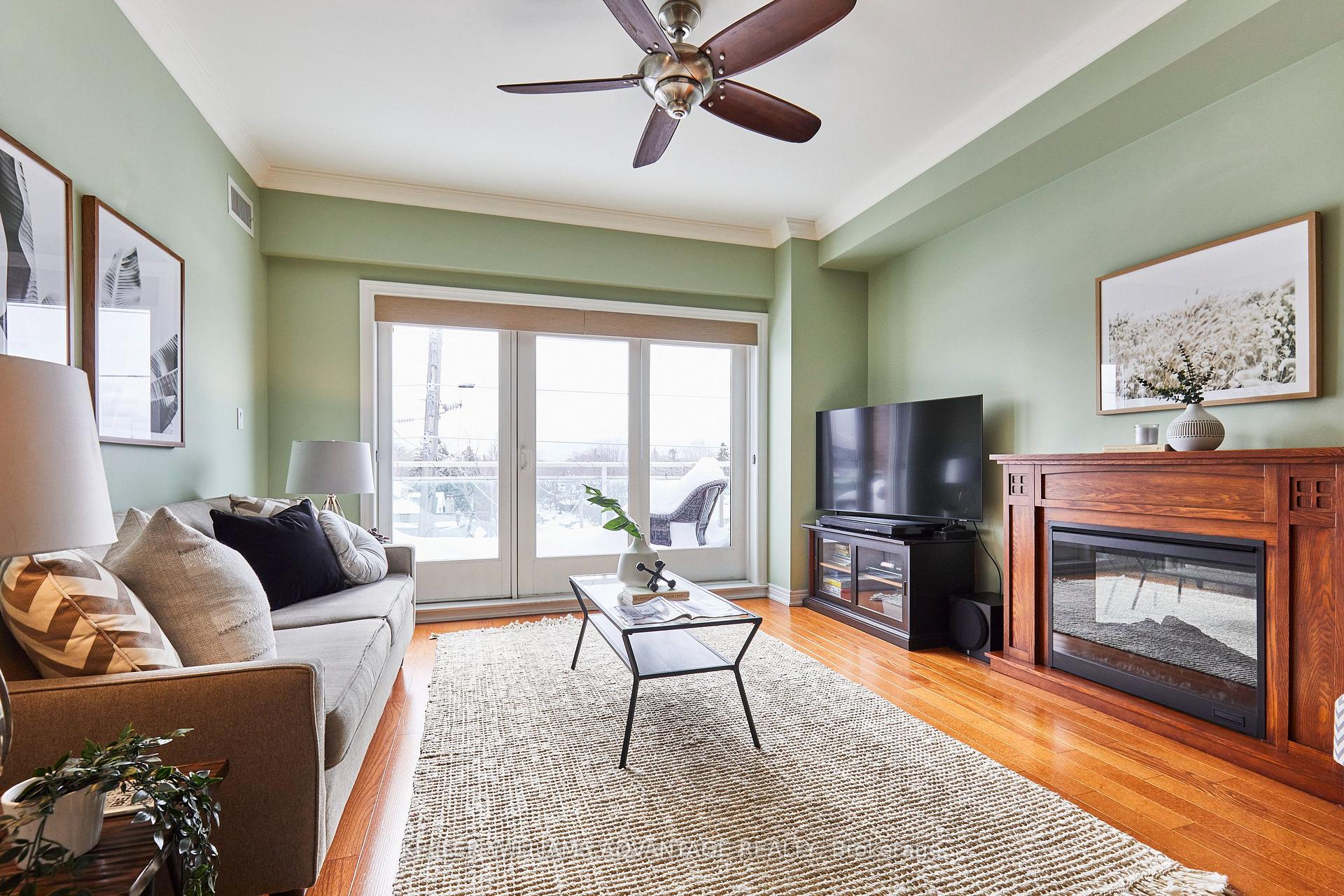 Photo 5 of Unit 405, 1 Lawlor Avenue, Toronto, The Beaches — HOMEH