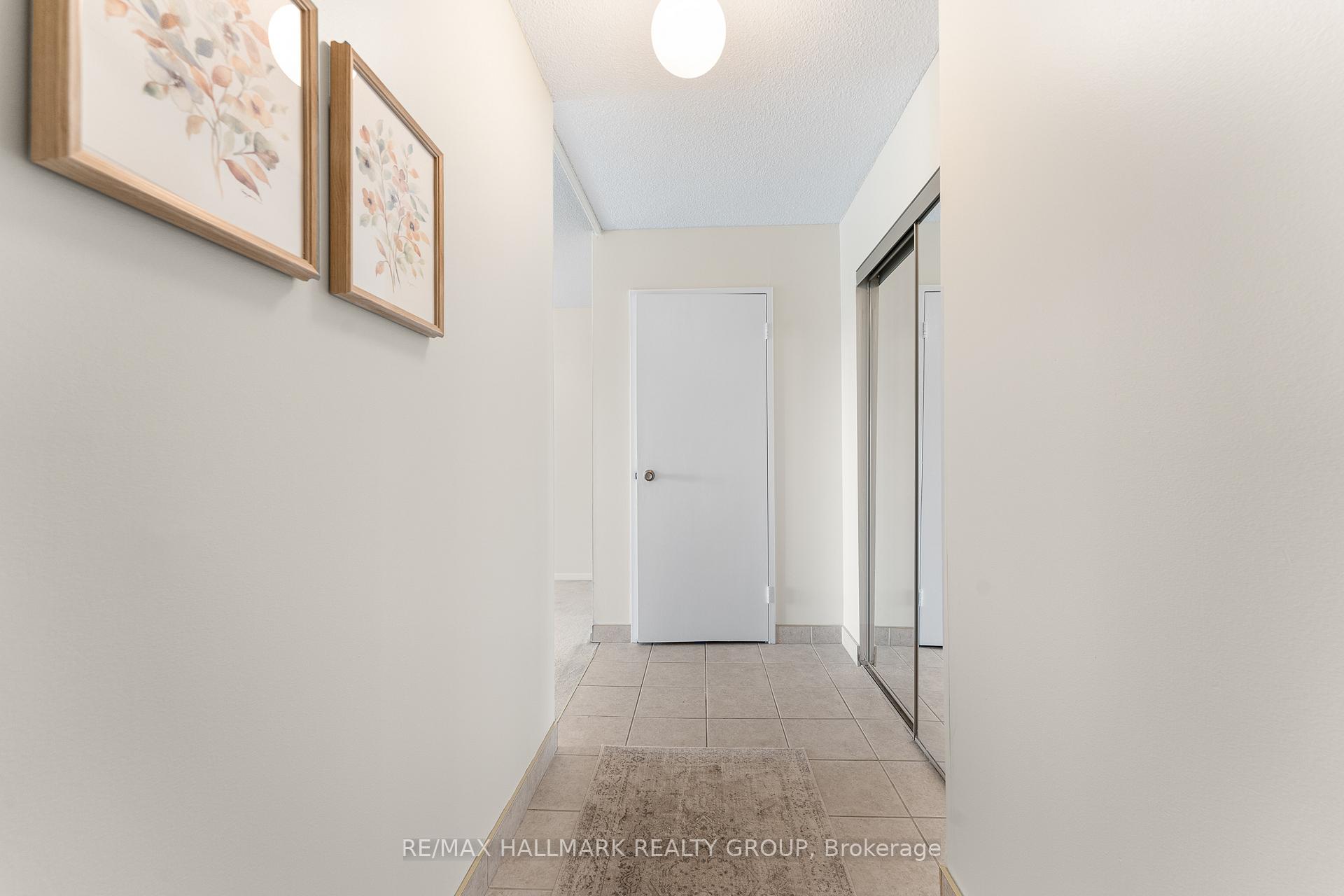 Photo 3 of Unit 808, 158C McArthur Avenue, Ottawa, Vanier — HOMEH