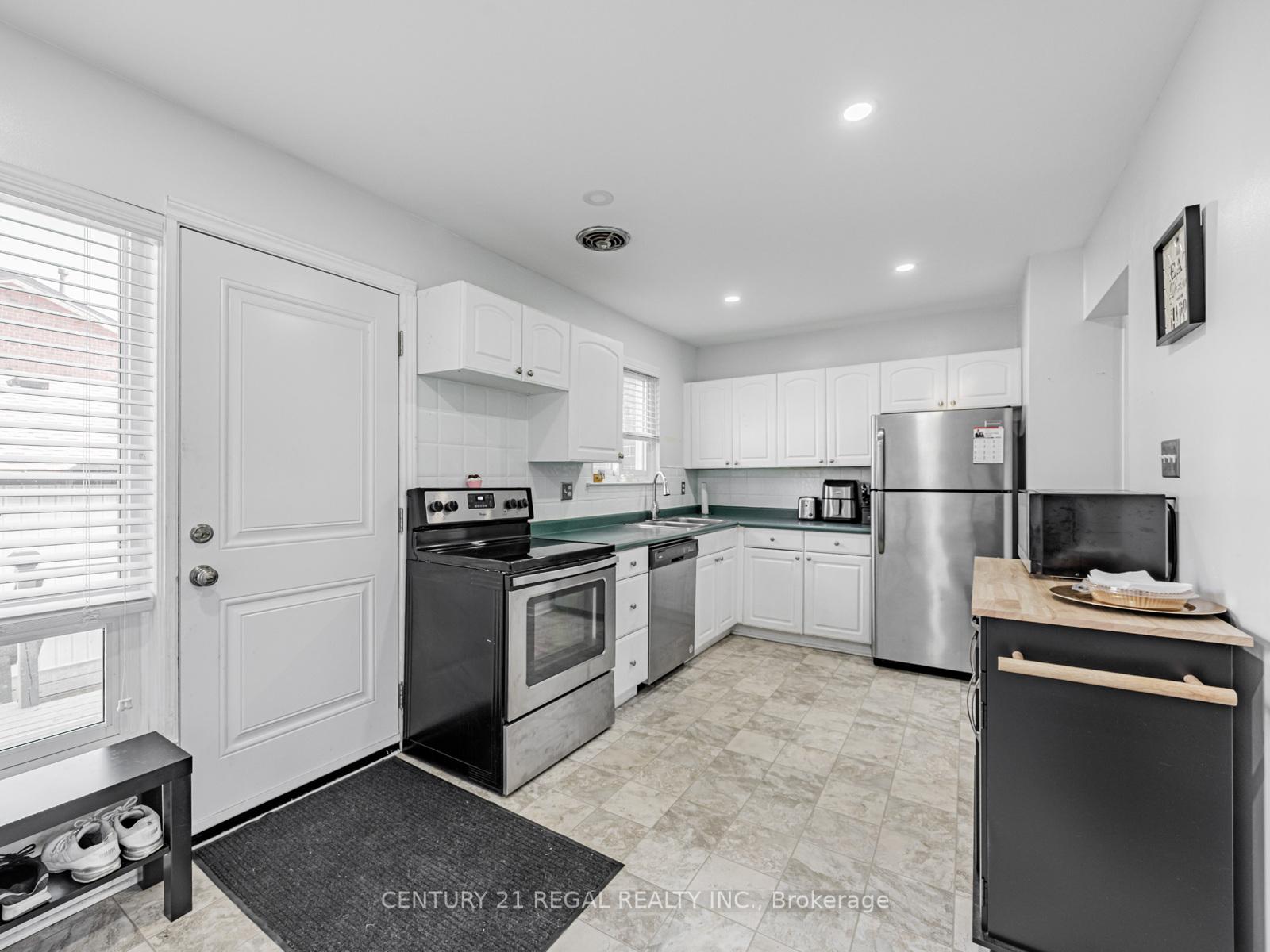 Photo 10 of 4 Groves Lane, Ajax, South East — HOMEH