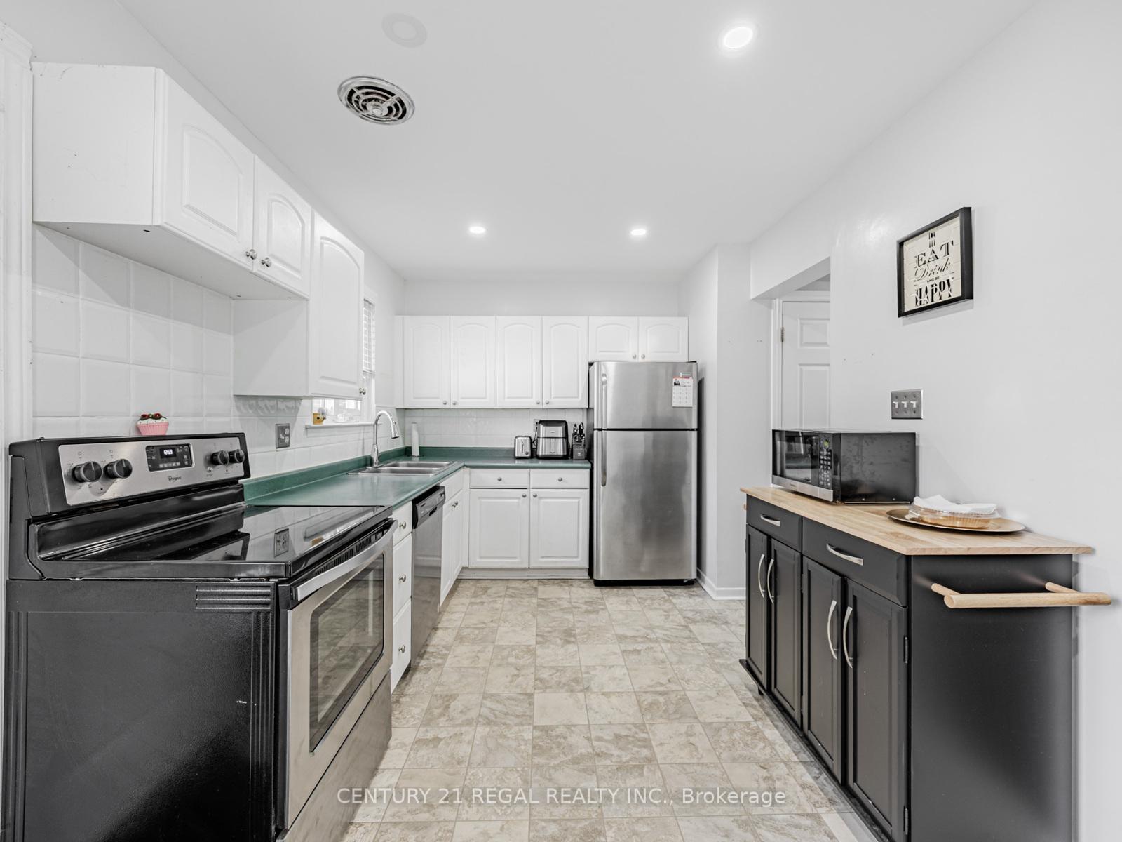 Photo 12 of 4 Groves Lane, Ajax, South East — HOMEH