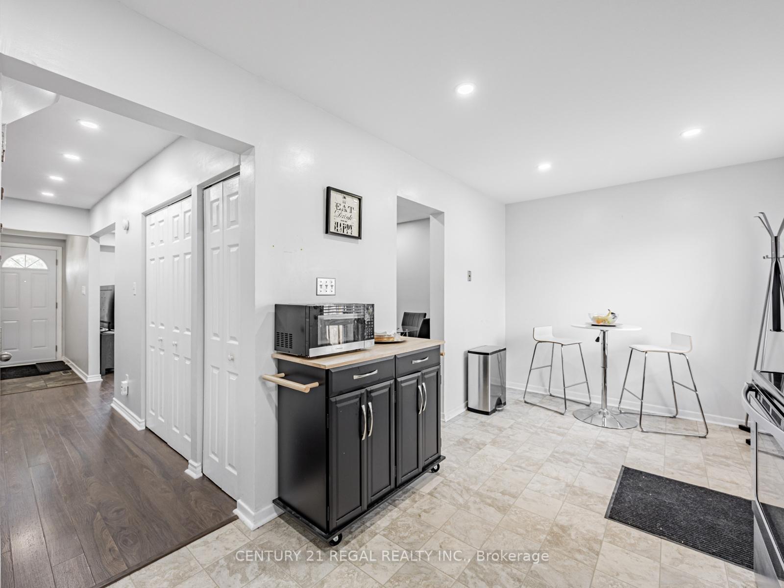 Photo 14 of 4 Groves Lane, Ajax, South East — HOMEH