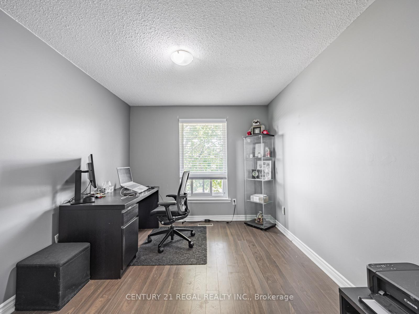 Photo 21 of 4 Groves Lane, Ajax, South East — HOMEH