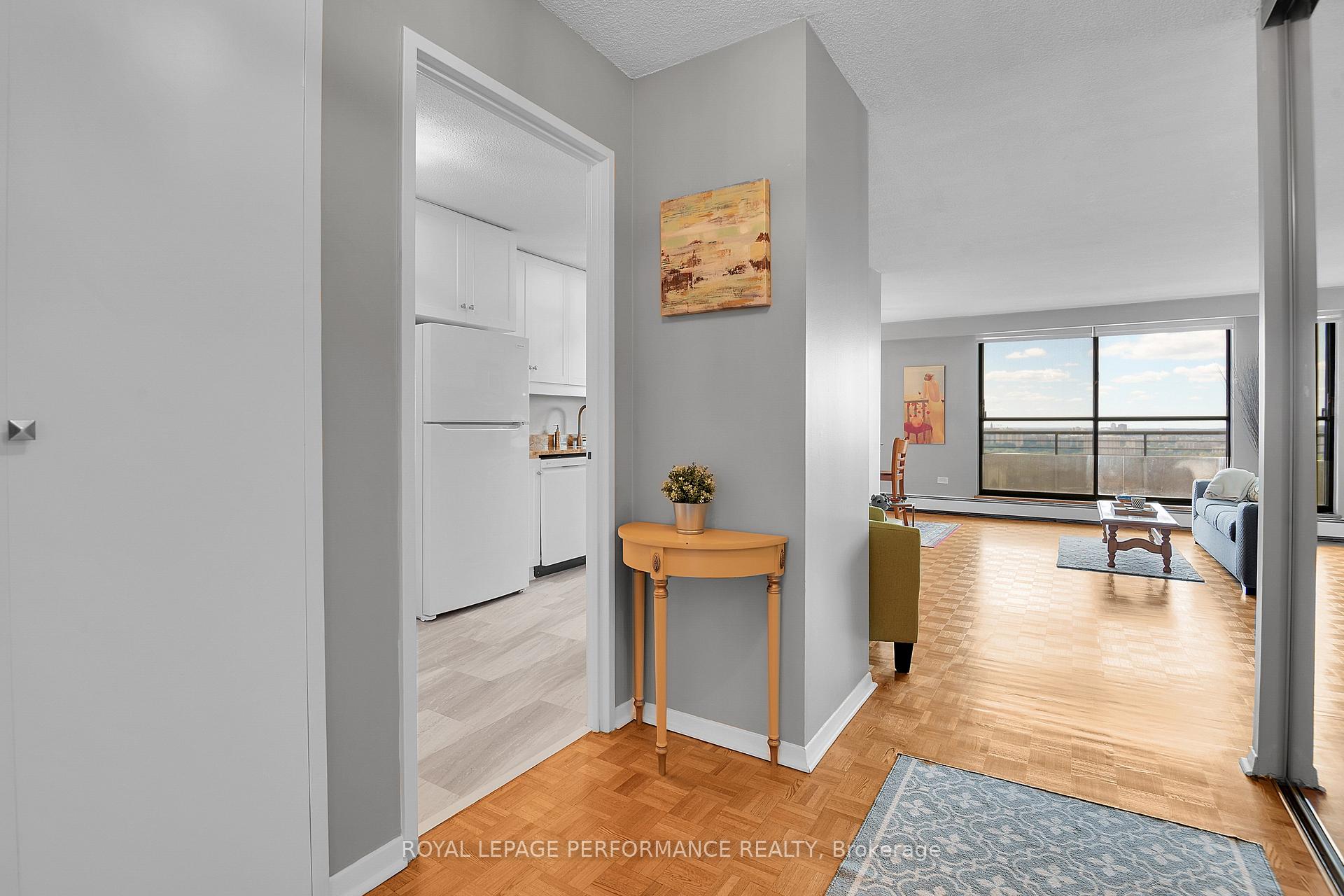 Photo 9 of Unit 2408, 515 St Laurent Boulevard, Ottawa, Viscount Alexander Park — HOMEH