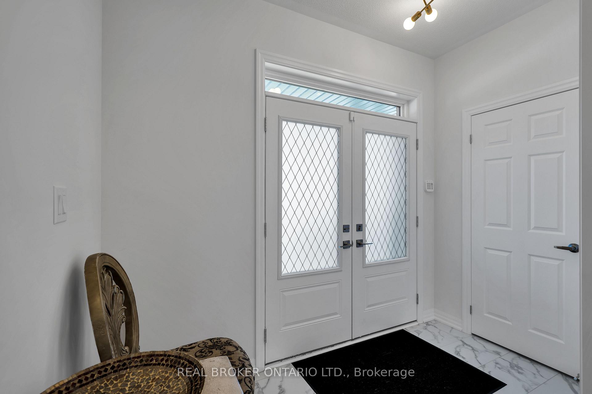 Photo 3 of 171 Flood Avenue, Clarington, Newcastle — HOMEH