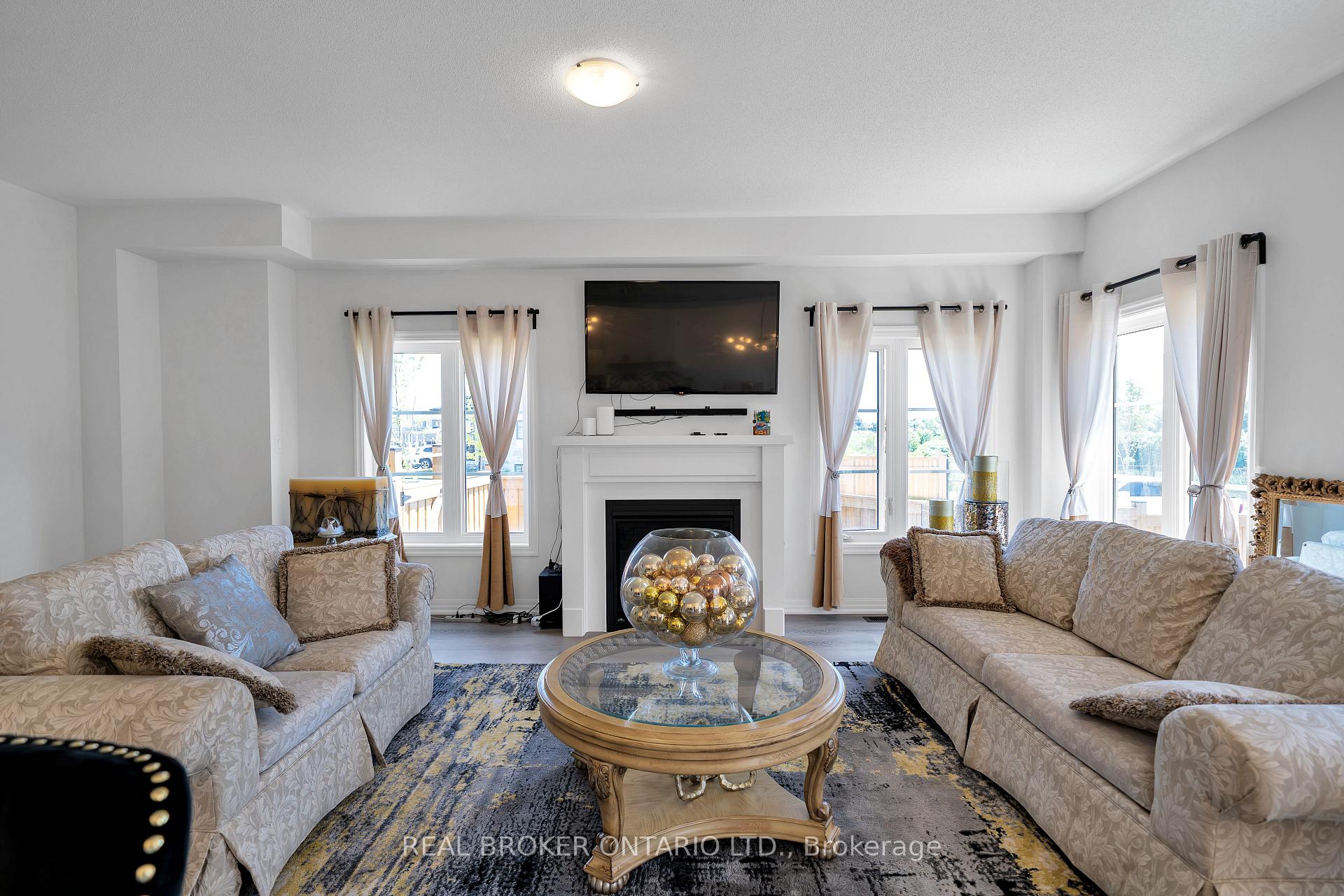 Photo 11 of 171 Flood Avenue, Clarington, Newcastle — HOMEH